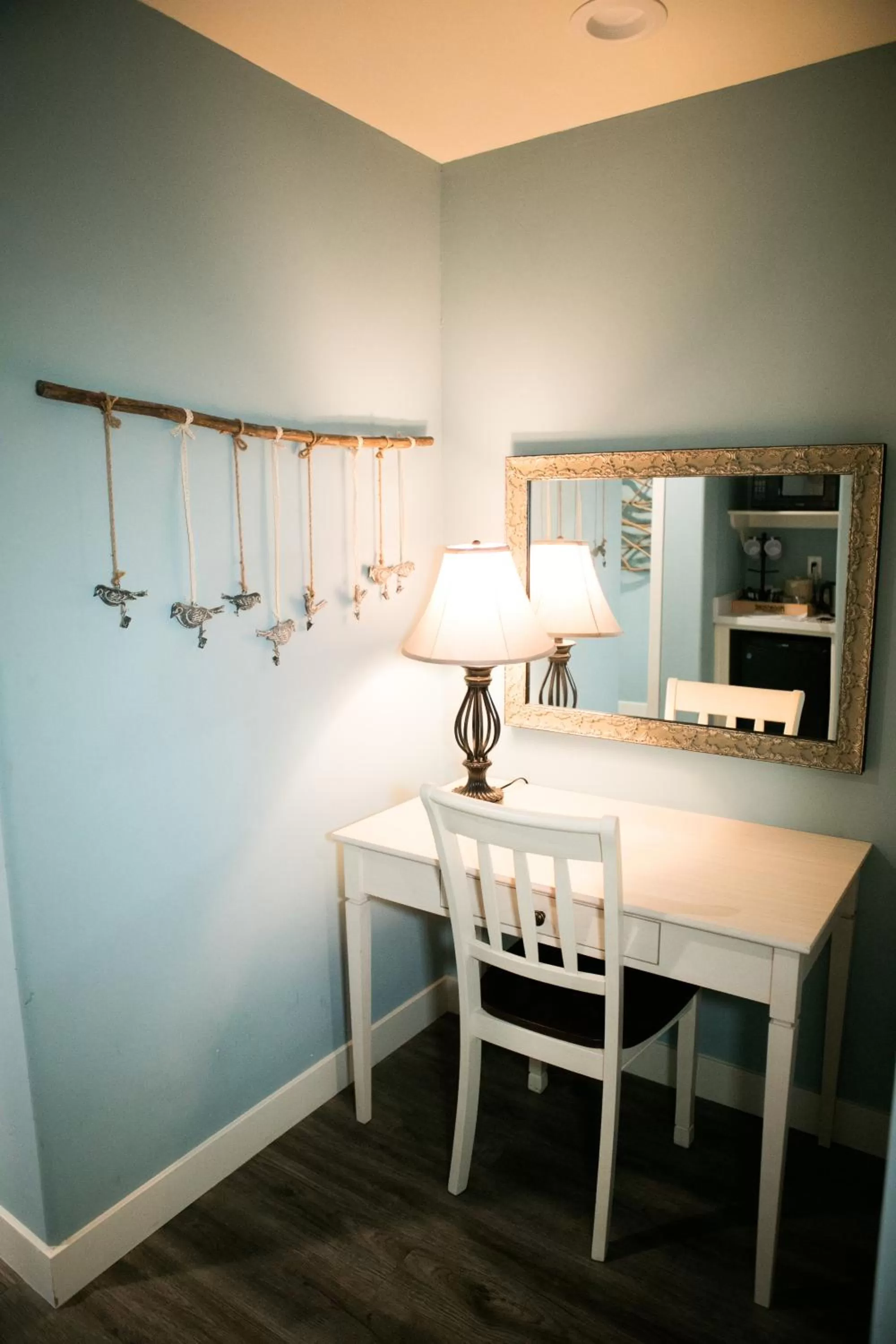 Seating area in Sea Otter Inn