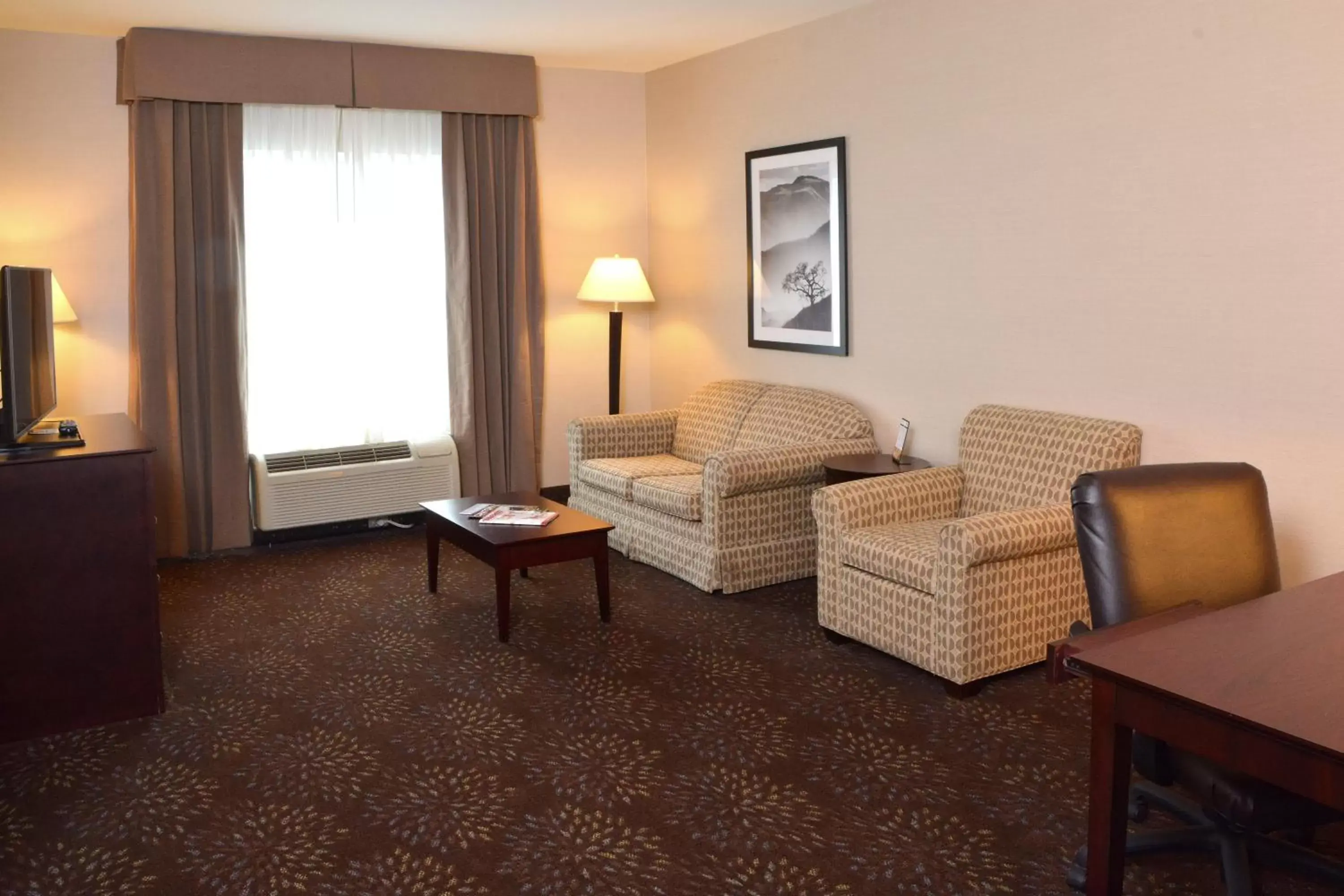 Photo of the whole room, Seating Area in Holiday Inn Canton-Belden Village, an IHG Hotel