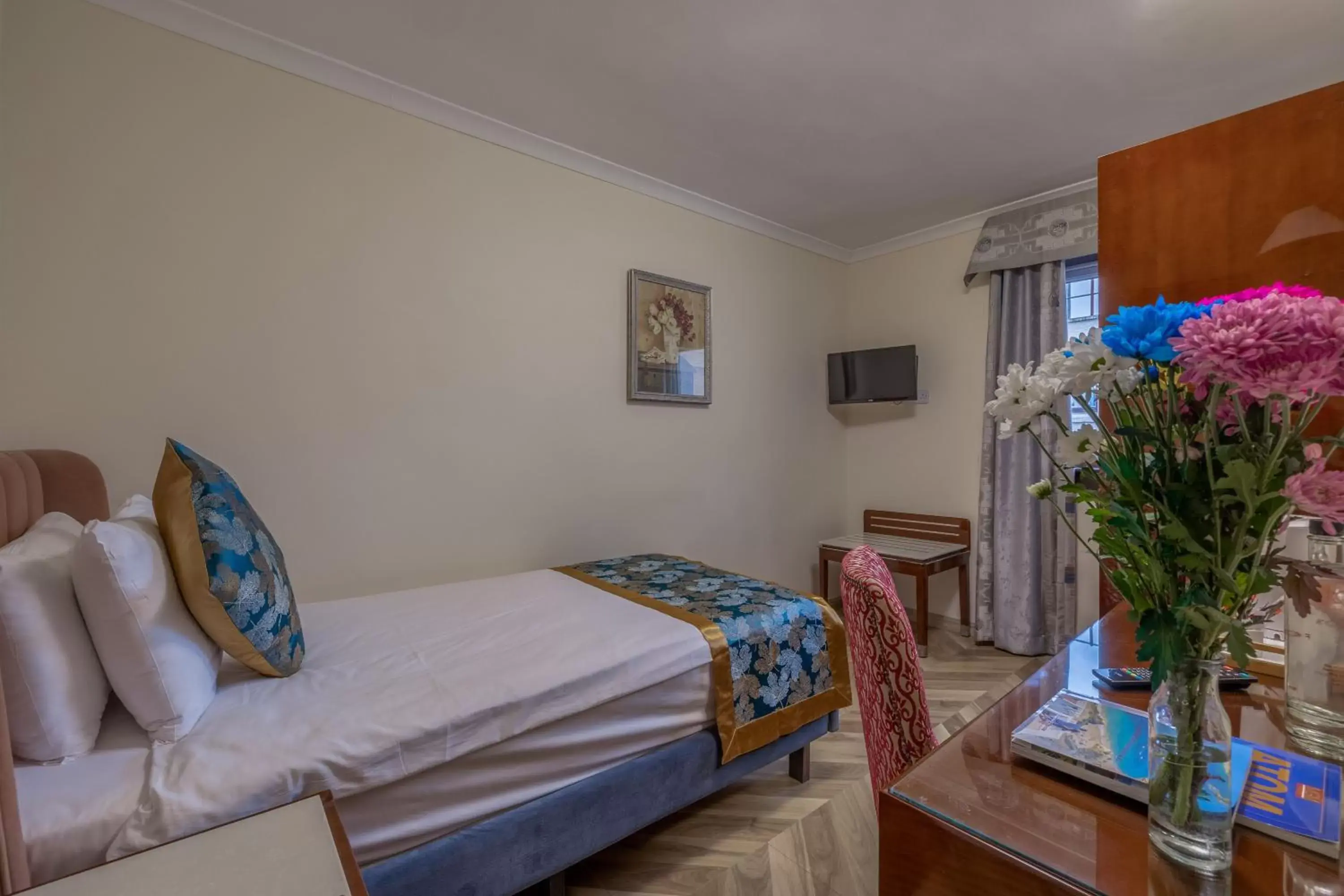 Bedroom, Bed in Muthu Fort William Hotel Bedroom, Bed in Muthu Fort William Hotel