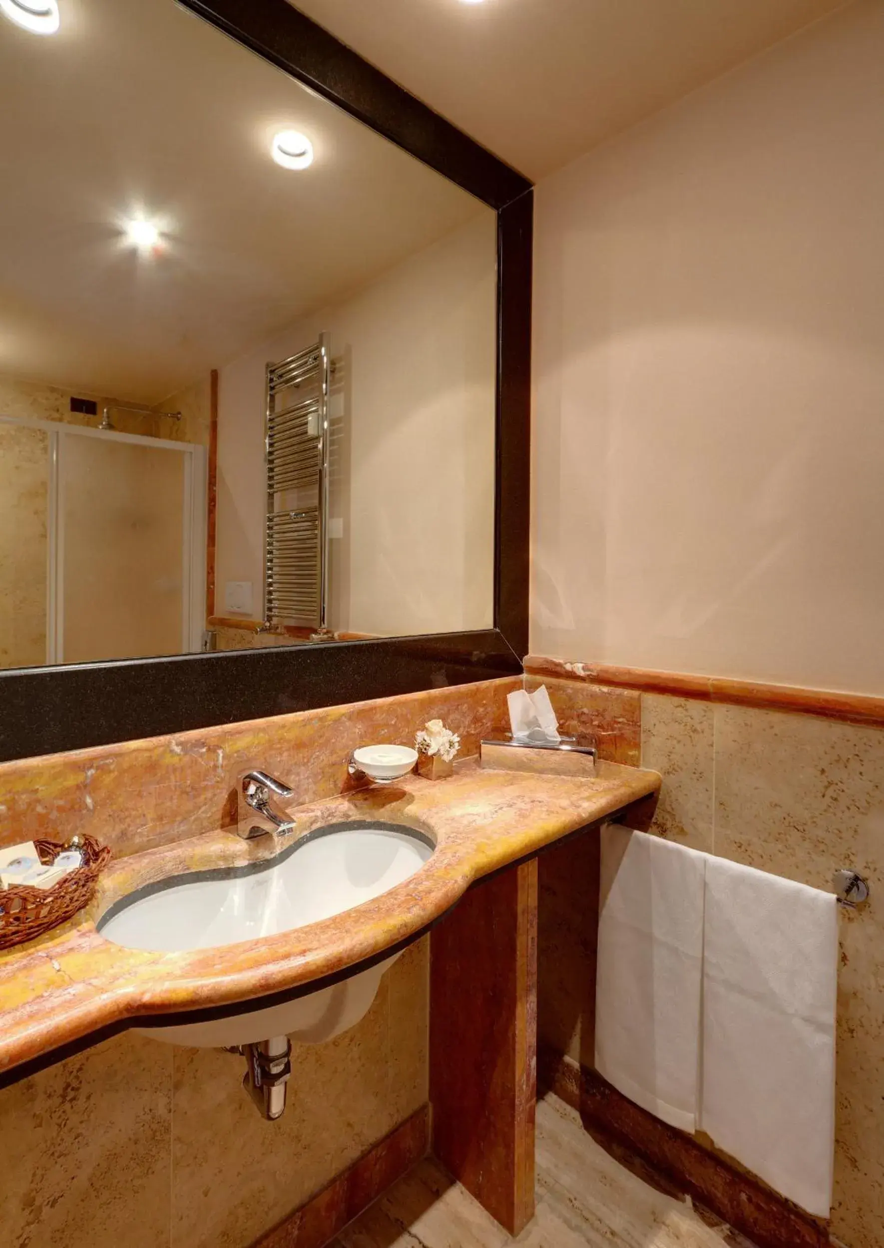 Bathroom in Residenza RomaCentro