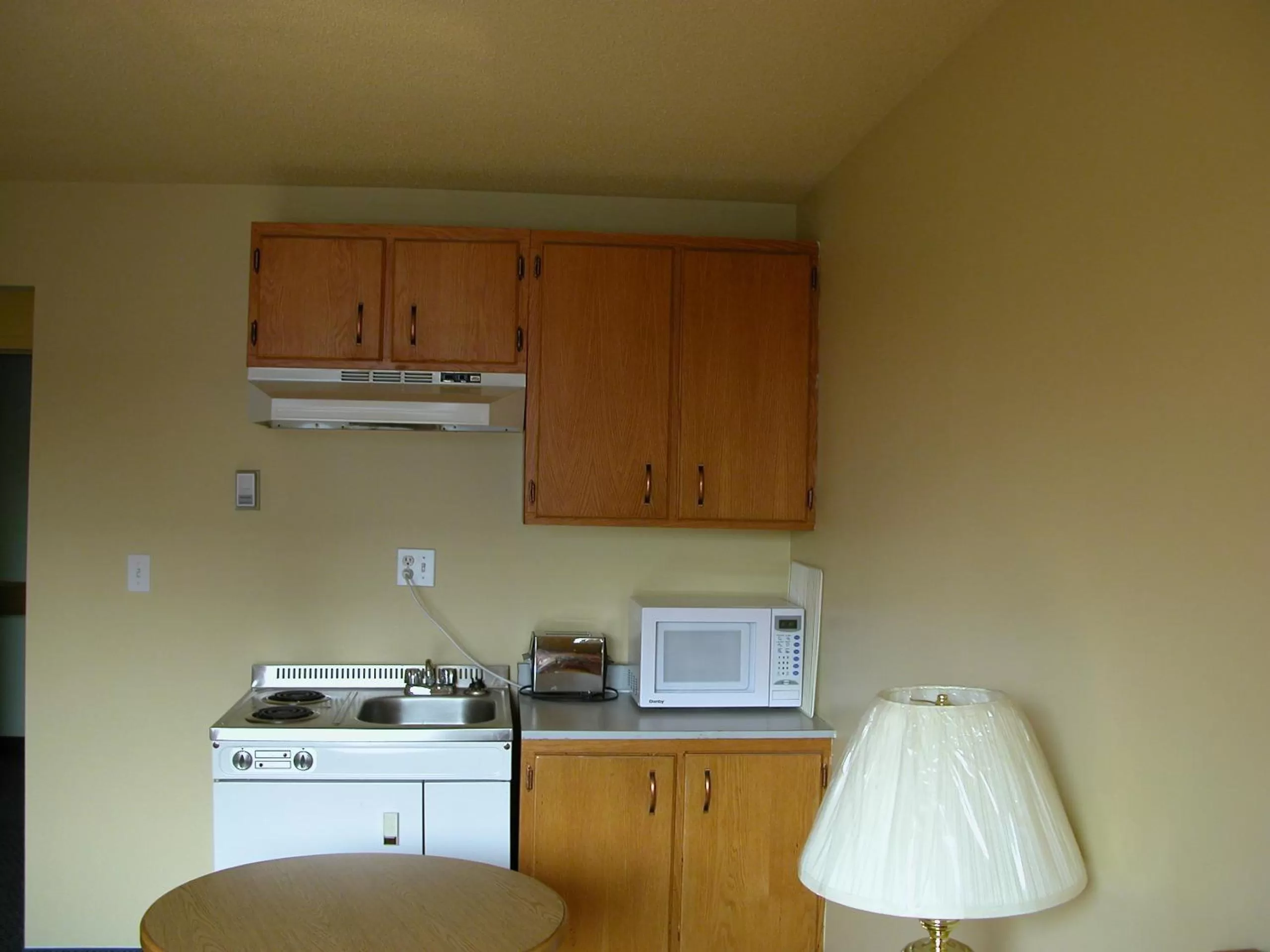 Kitchen or kitchenette in Discovery Inn