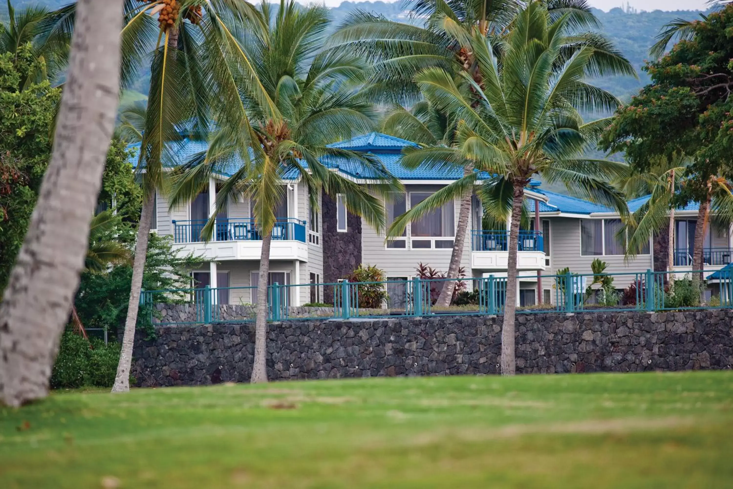 Property Building in Holua Resort