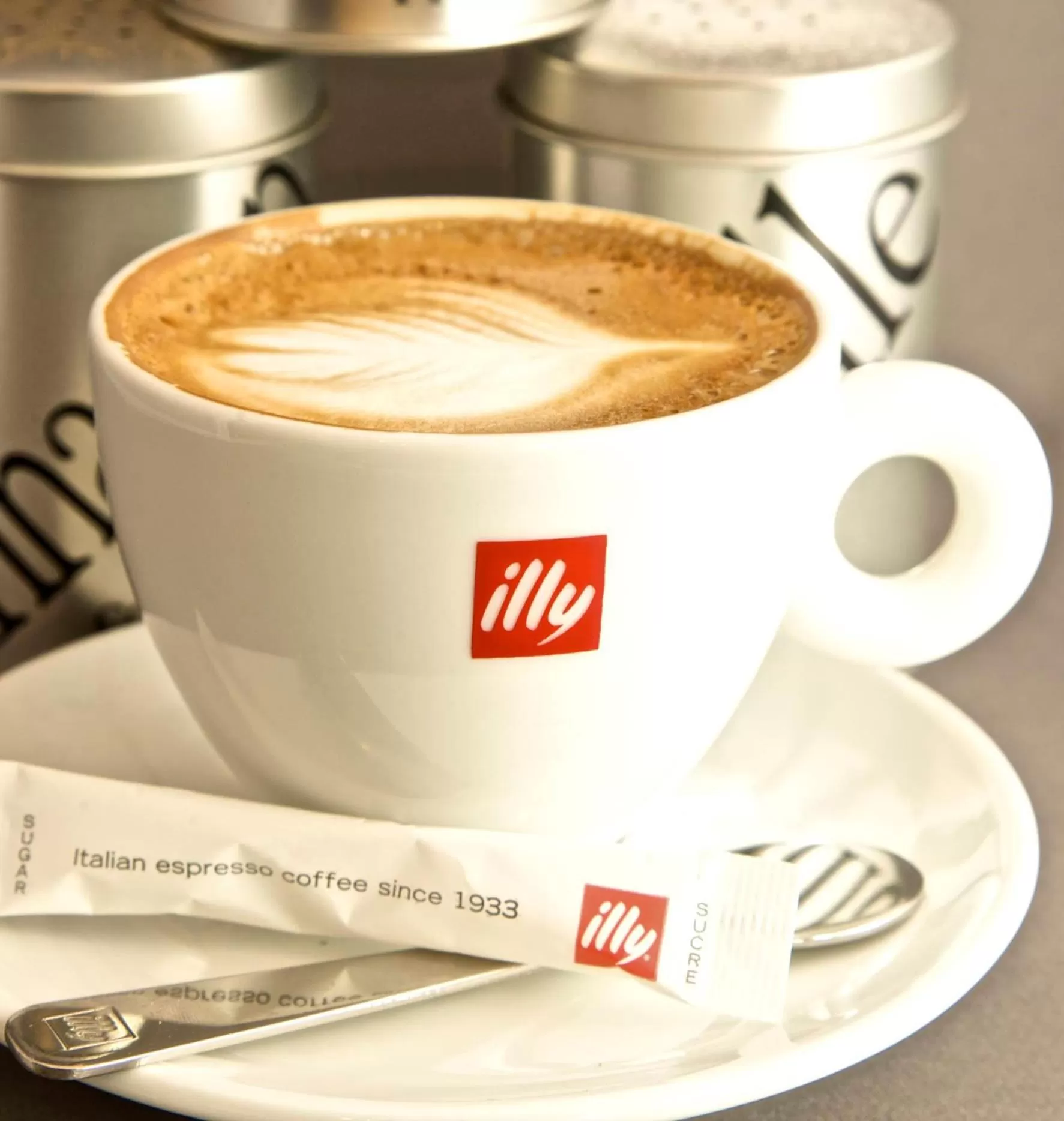 Restaurant/places to eat in Century Plaza Hotel