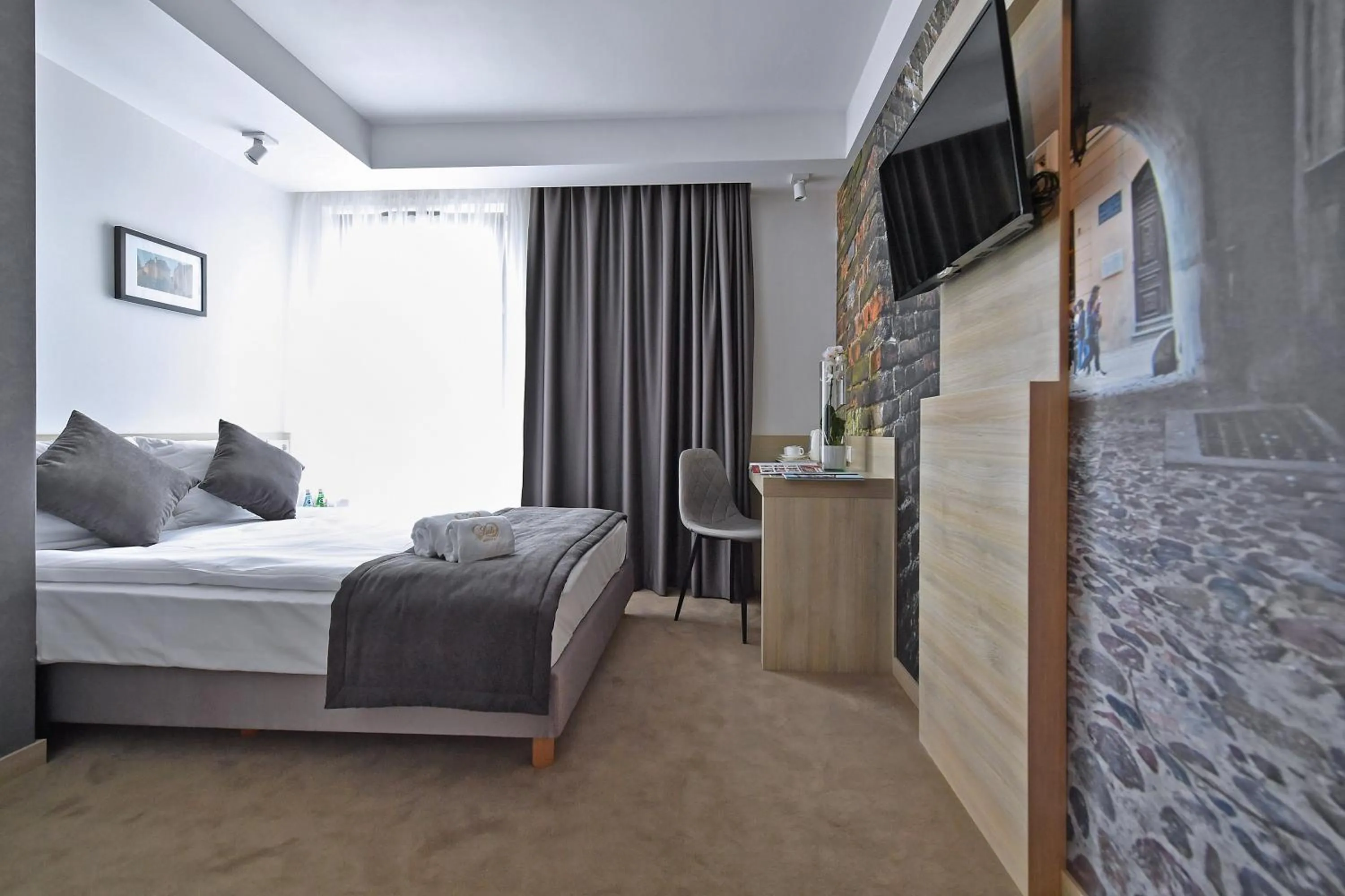 Photo of the whole room, Bed in Lubhotel