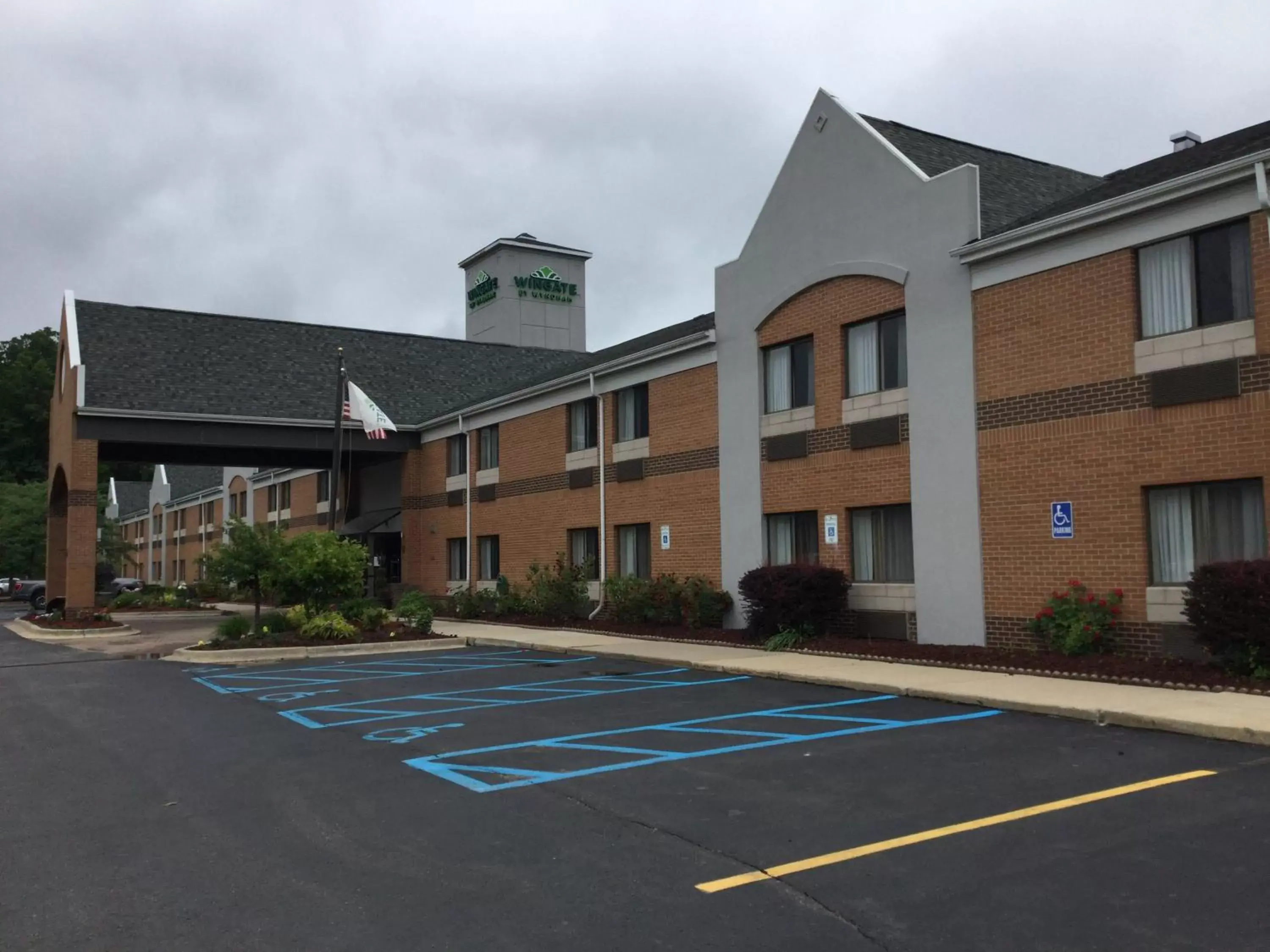 Property building in Wingate by Wyndham Brighton Property building in Wingate by Wyndham Brighton