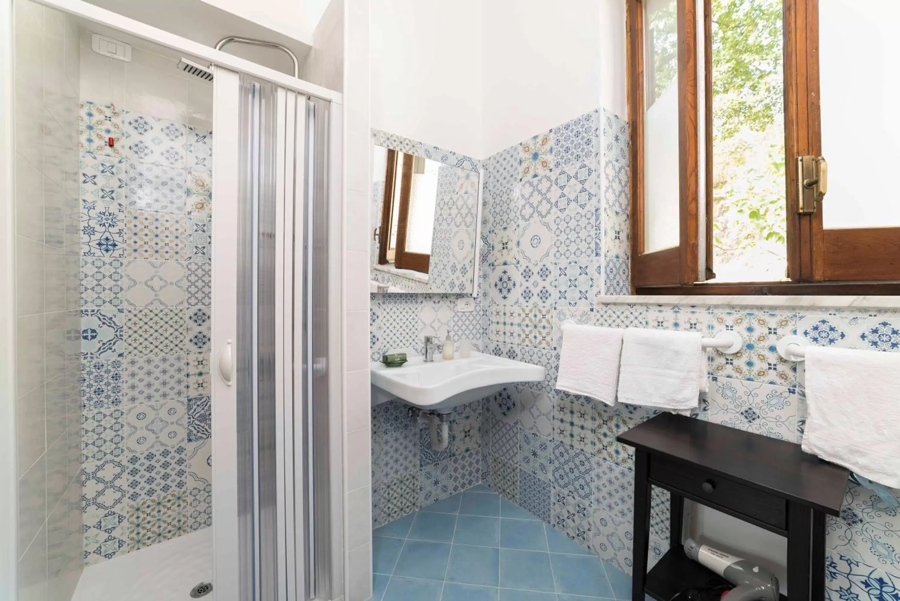 Shower, Bathroom in B&B Albachiara Casa di Campagna