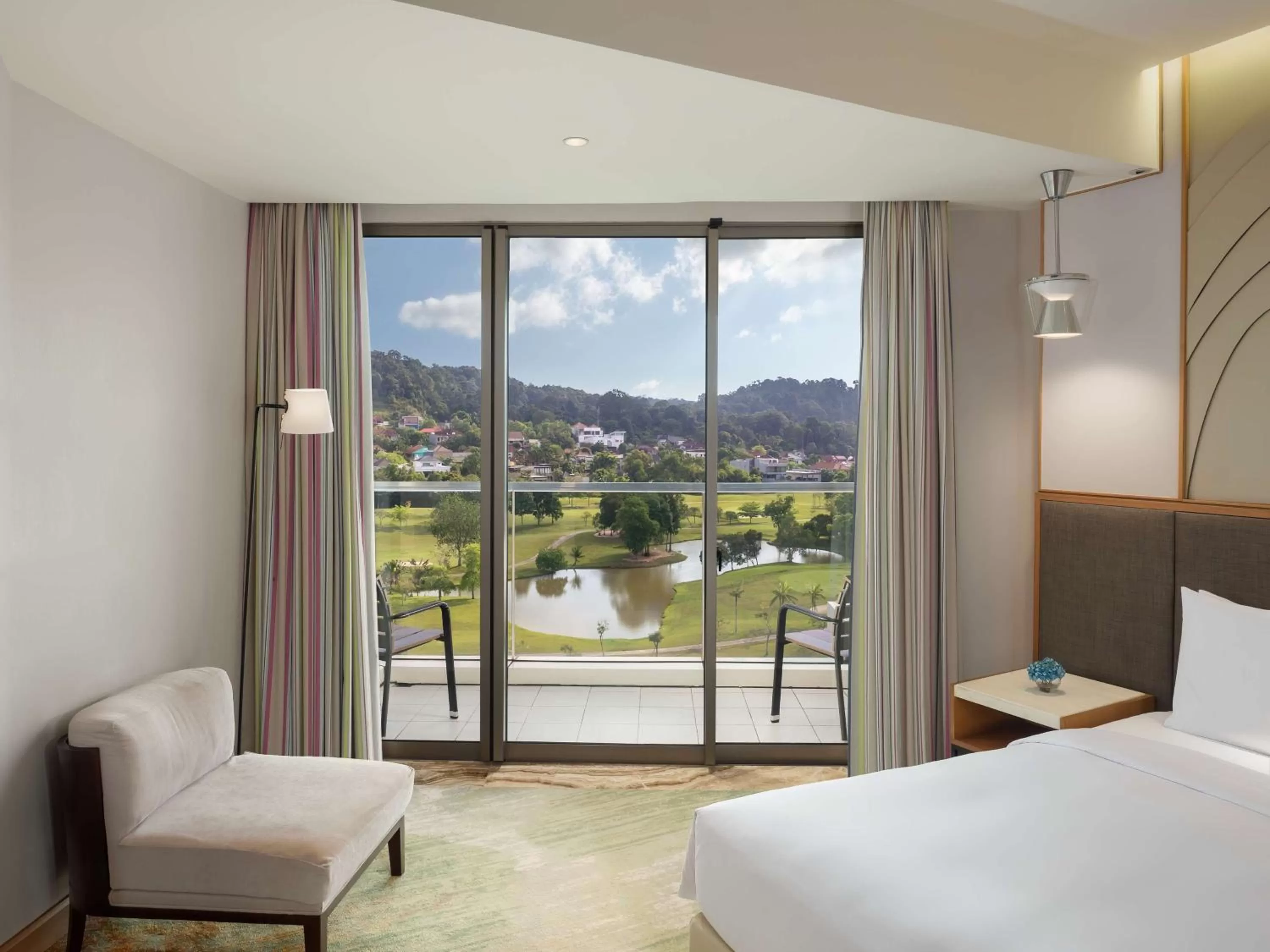 Bedroom, Bed in Radisson Golf & Convention Center Batam