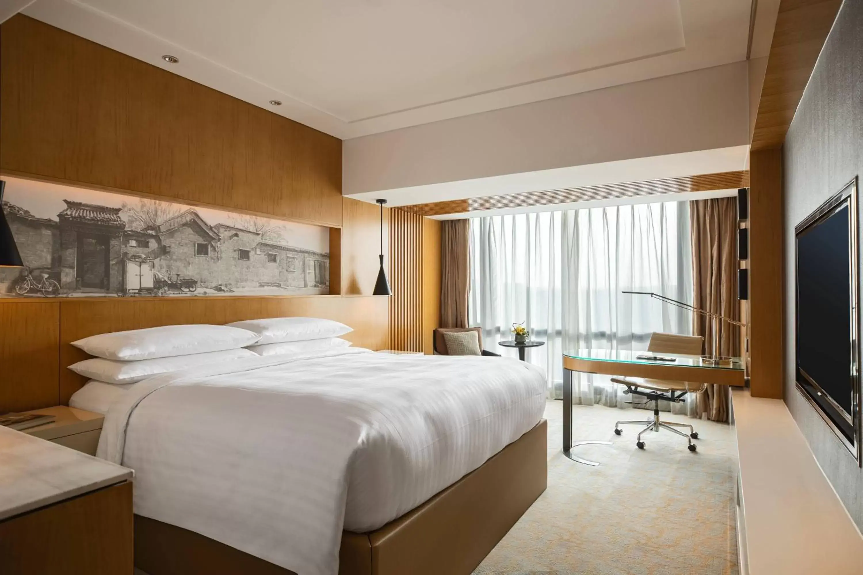 Photo of the whole room, Bed in Renaissance Beijing Wangfujing Hotel