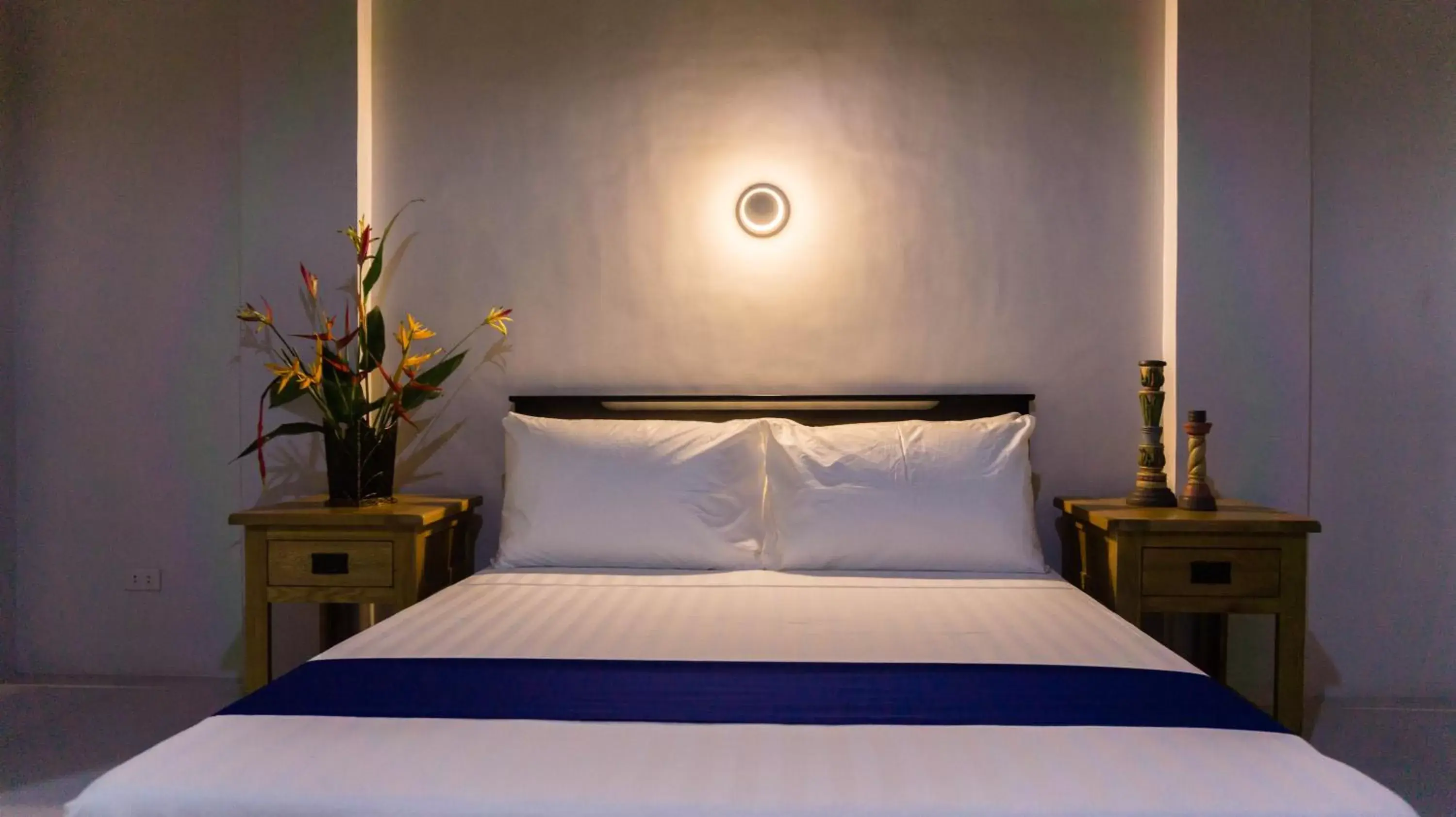 Bed in South Anchorage Inn Bed in South Anchorage Inn