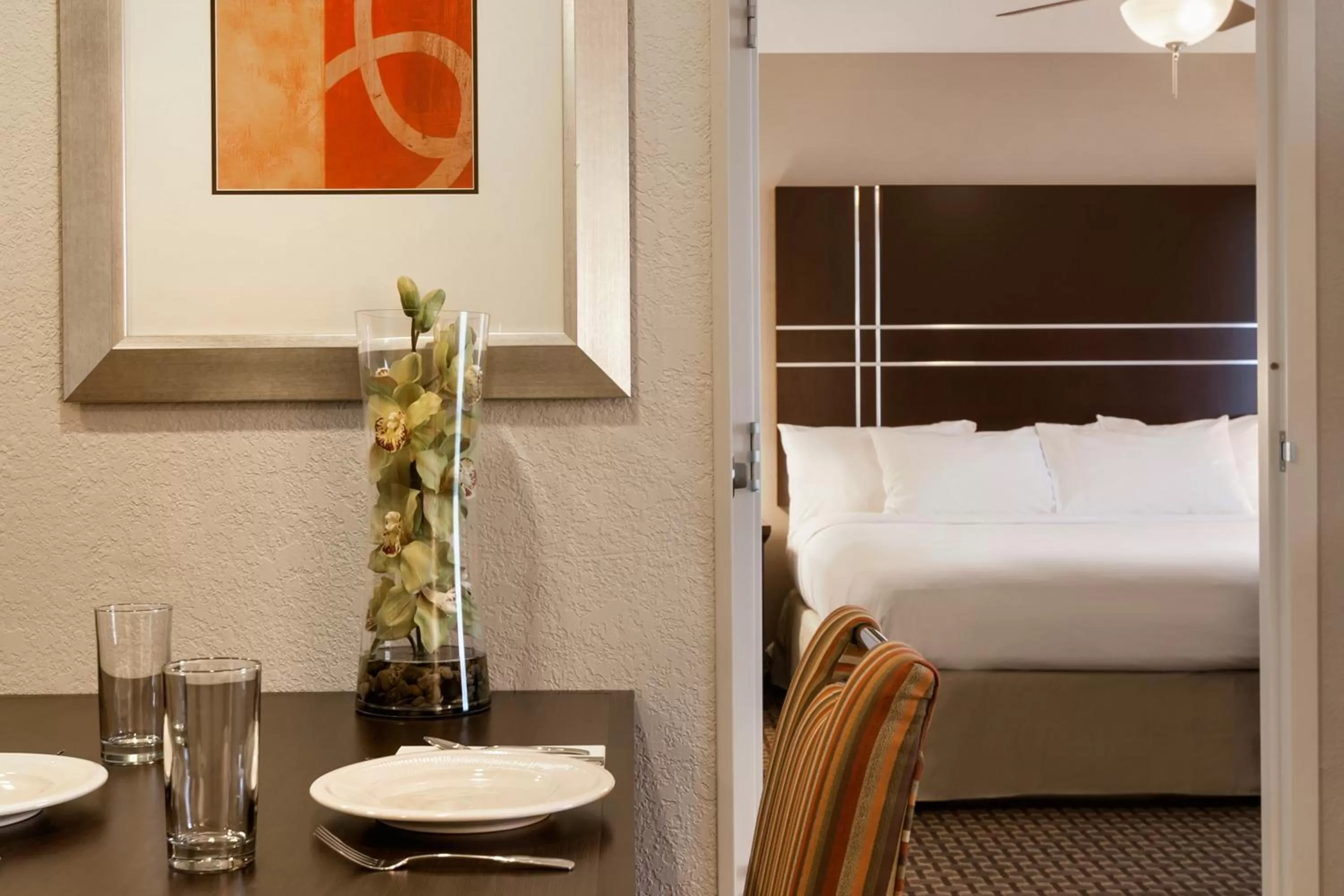 Dining area, Bed in Homewood Suites by Hilton Joplin