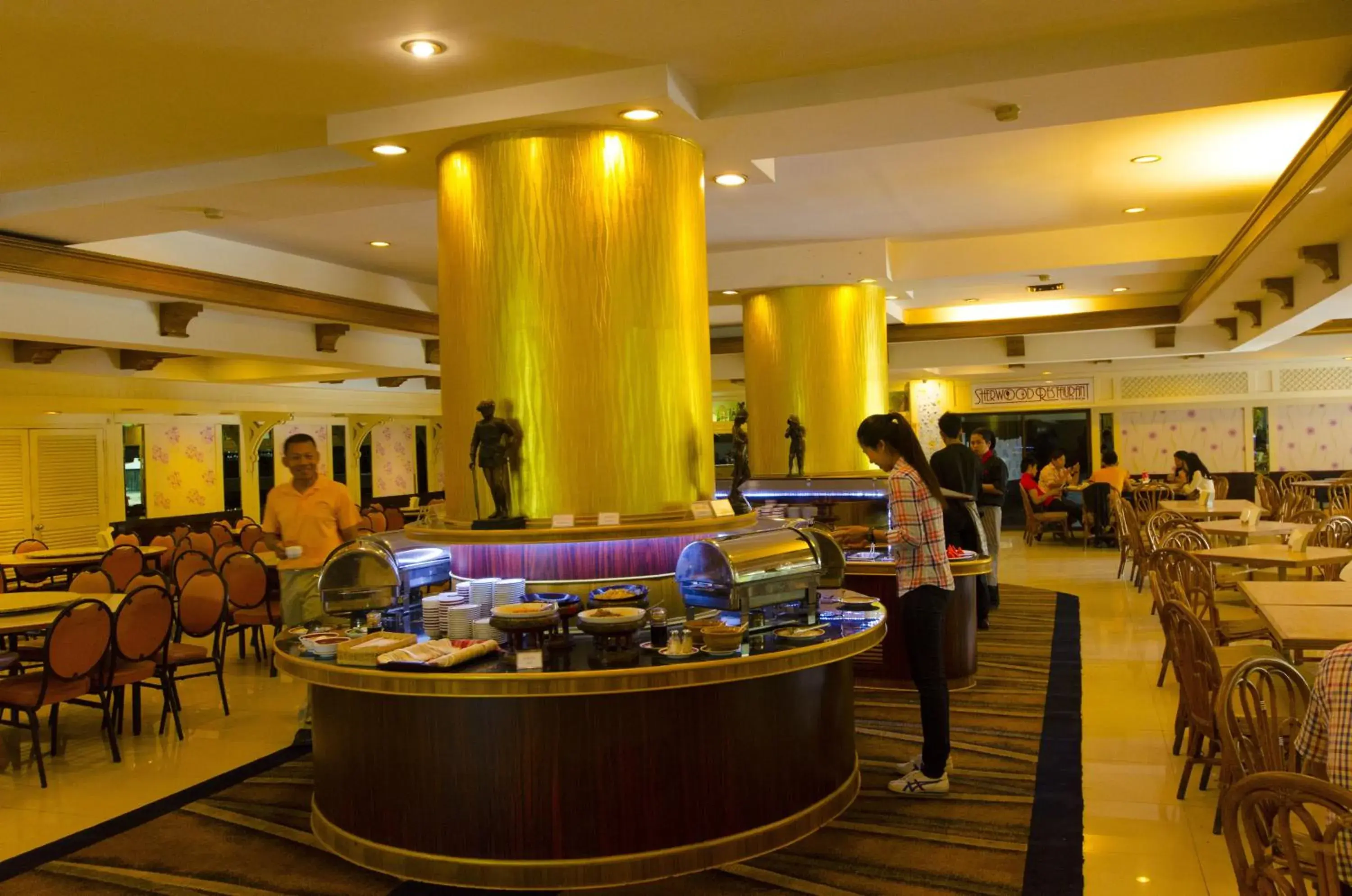 Restaurant/Places to Eat in First Pacific Hotel & Convention