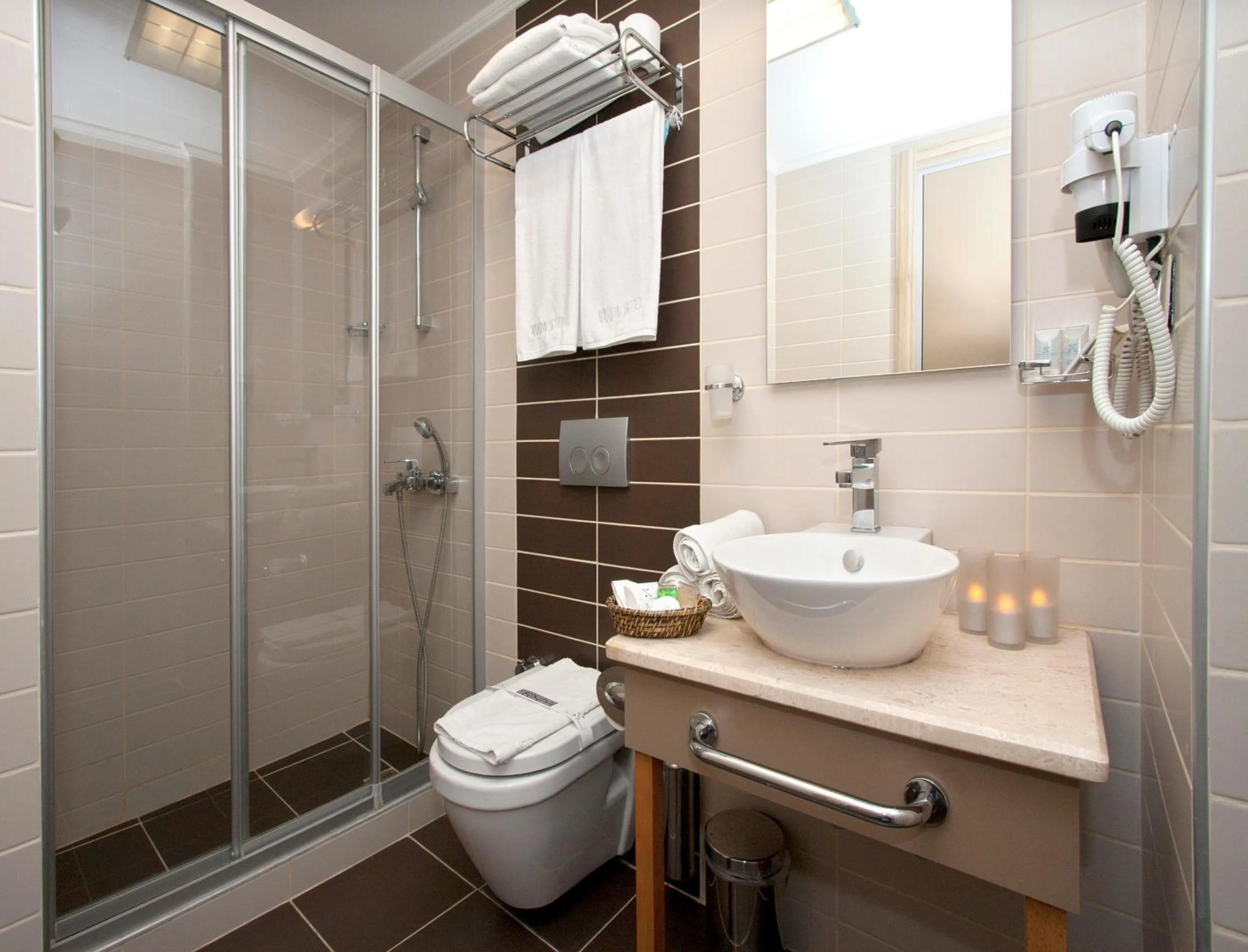 Bathroom in Nanda Hotel