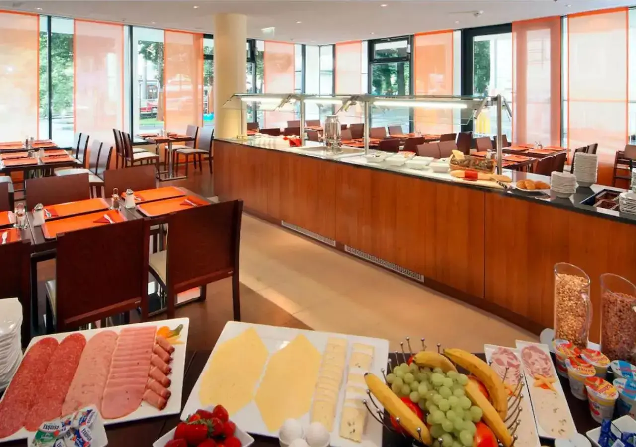 Buffet breakfast, Restaurant/Places to Eat in Leonardo Hotel Salzburg City Center