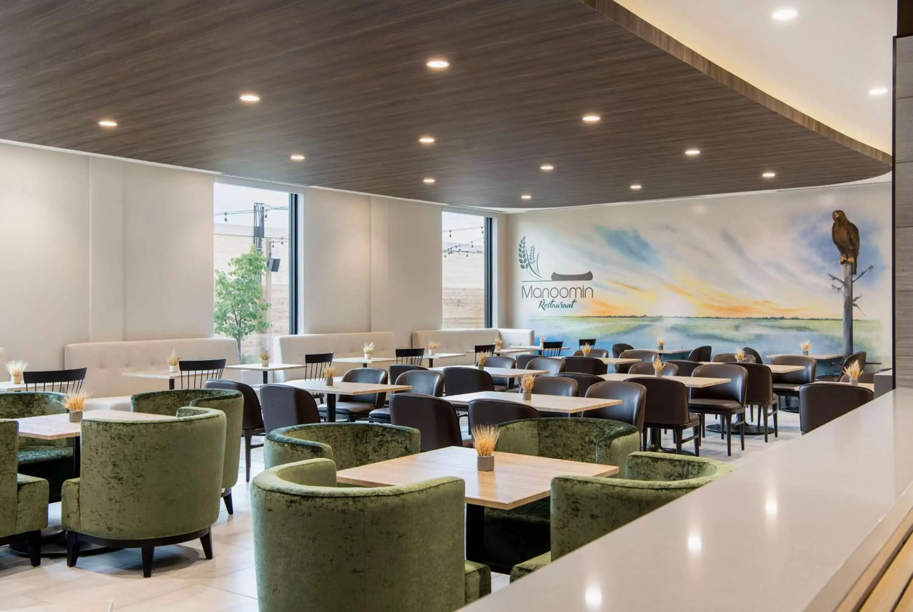 Restaurant/Places to Eat in Wyndham Garden Winnipeg Airport