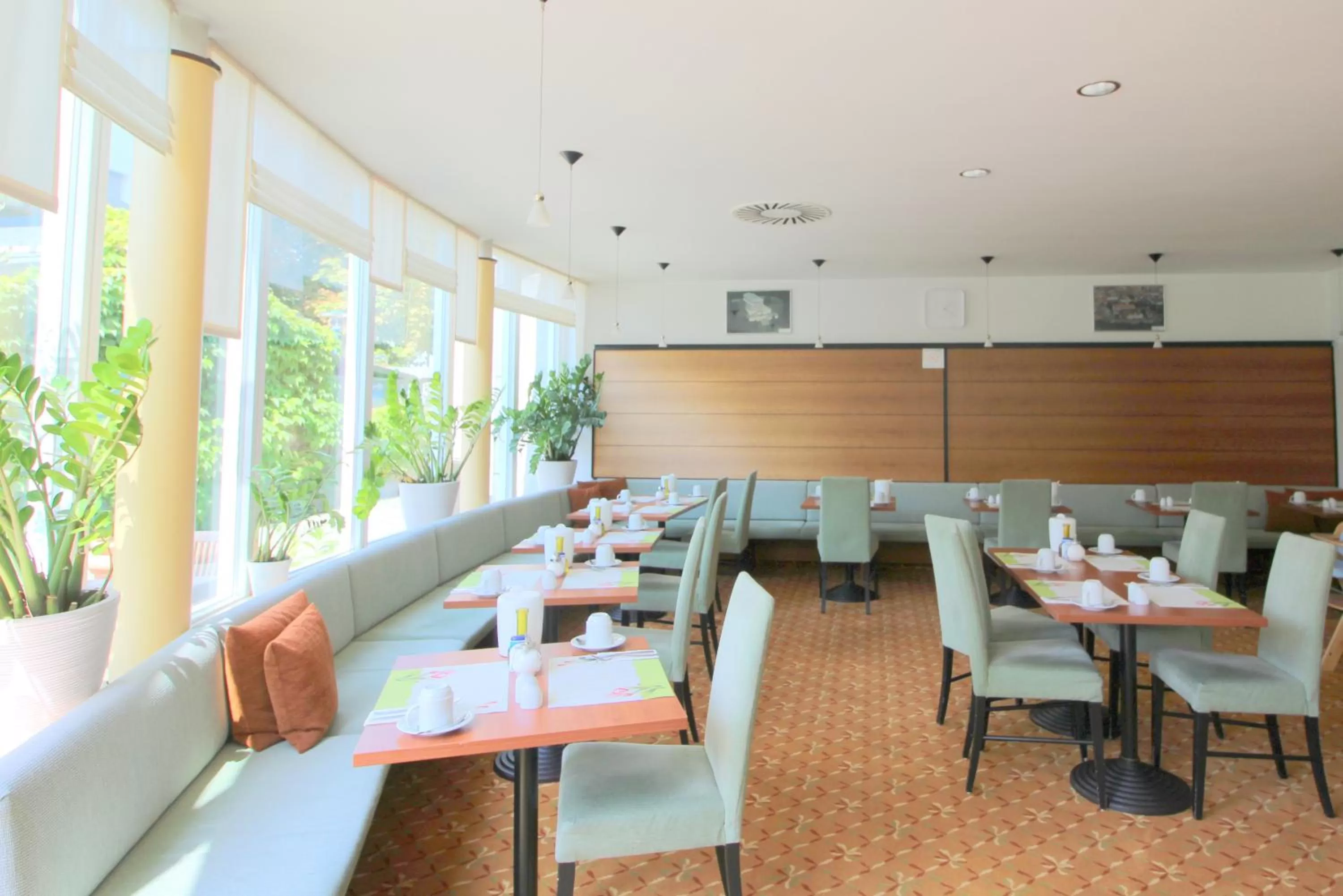 Restaurant/places to eat in Hansa Apart-Hotel Regensburg