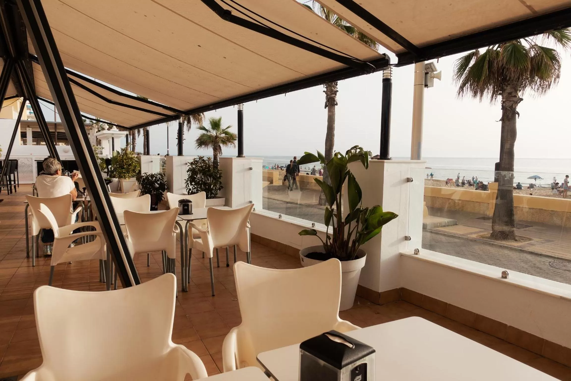 Restaurant/places to eat in Hotel Vértice Chipiona Mar