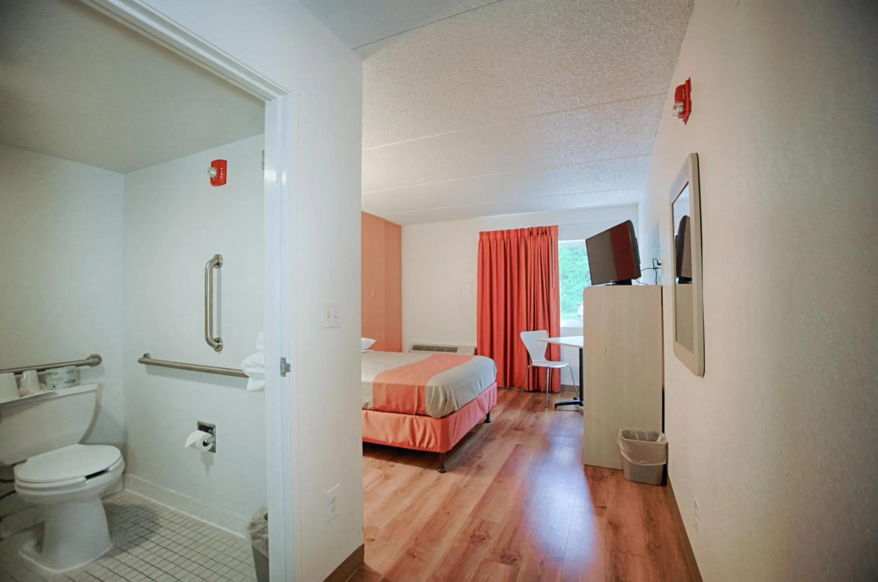 Bedroom in Motel 6-Albany, NY
