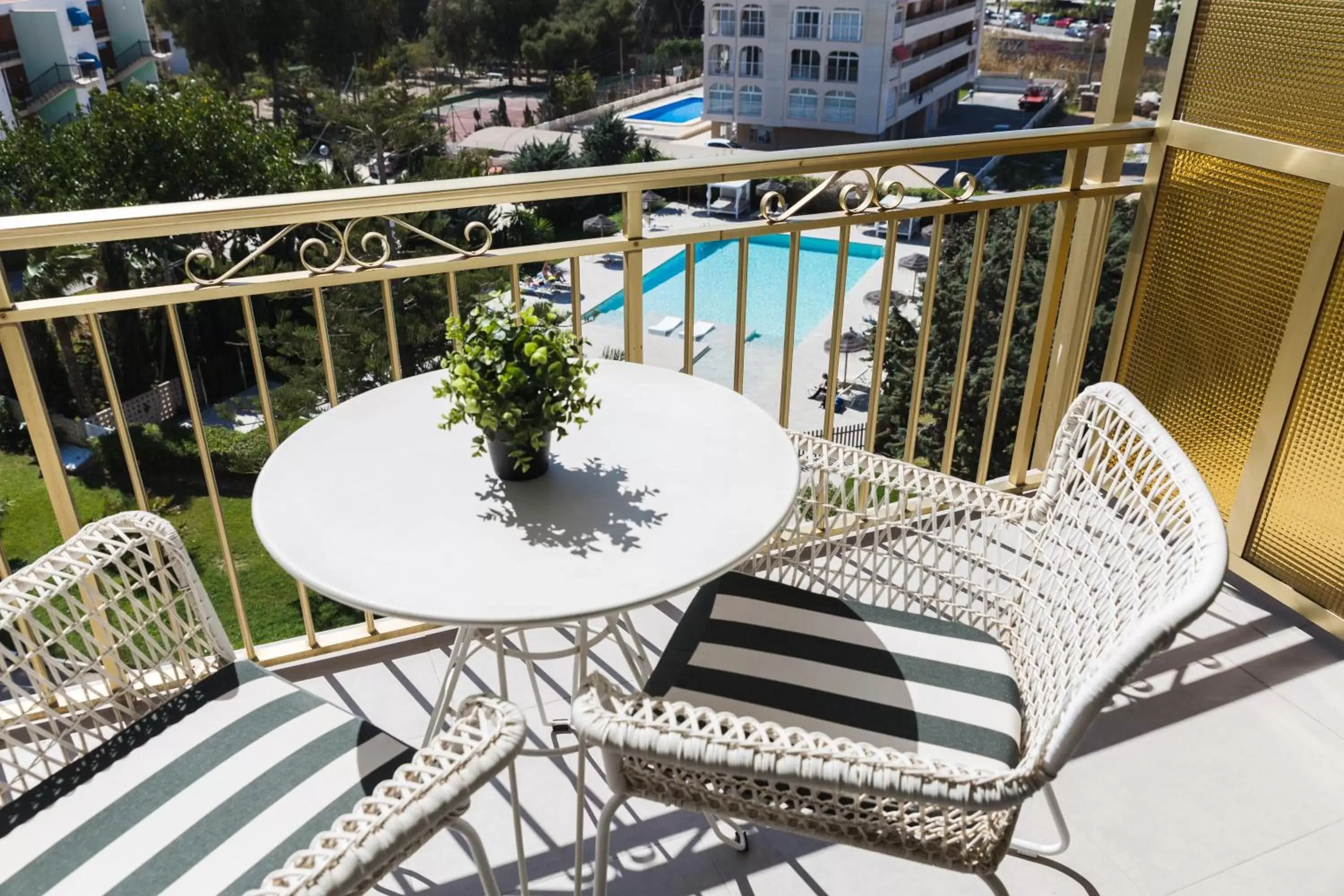 Balcony/Terrace, Pool View in Hotel Almirante