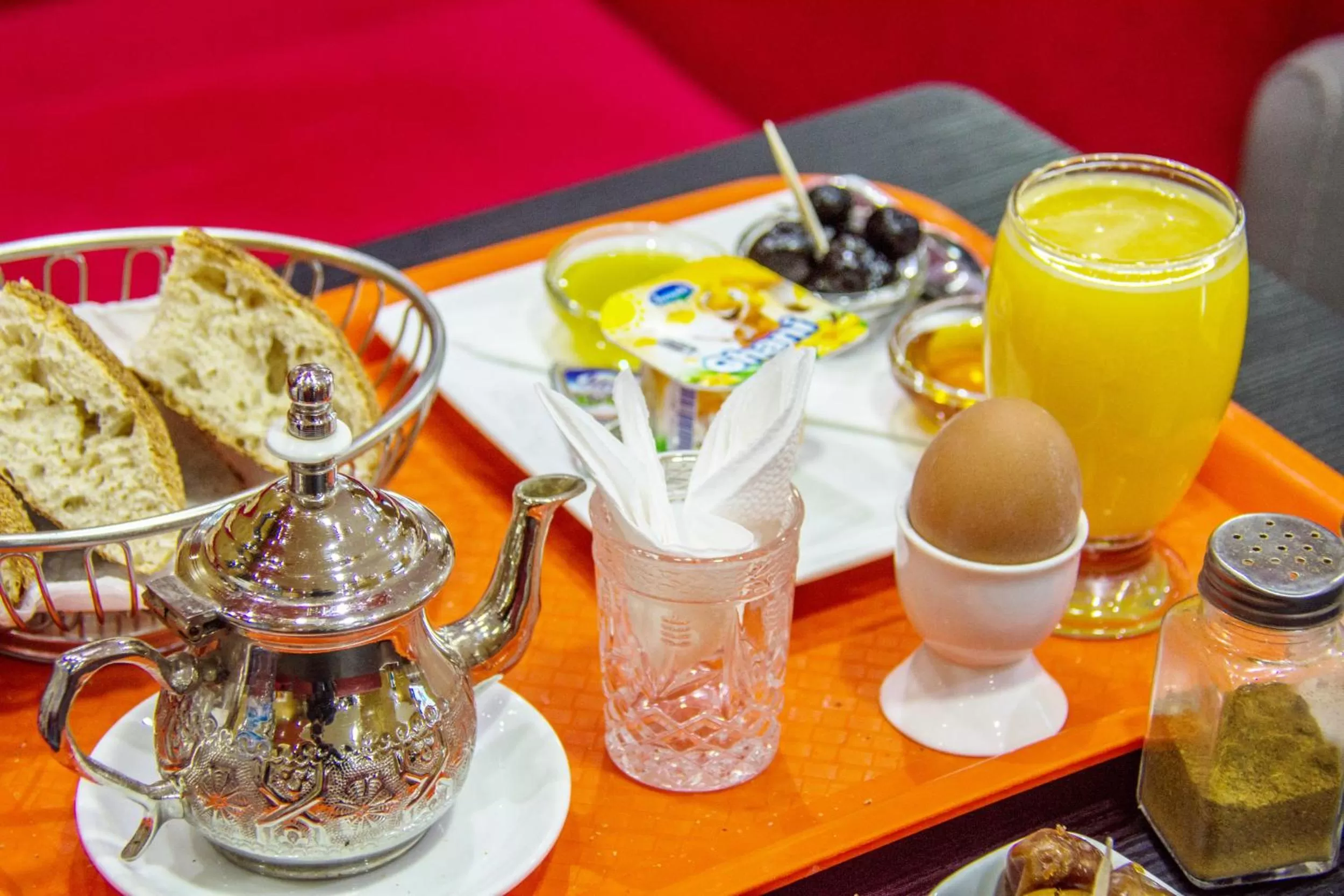 Hôtel Hadaik Ain Asserdoune