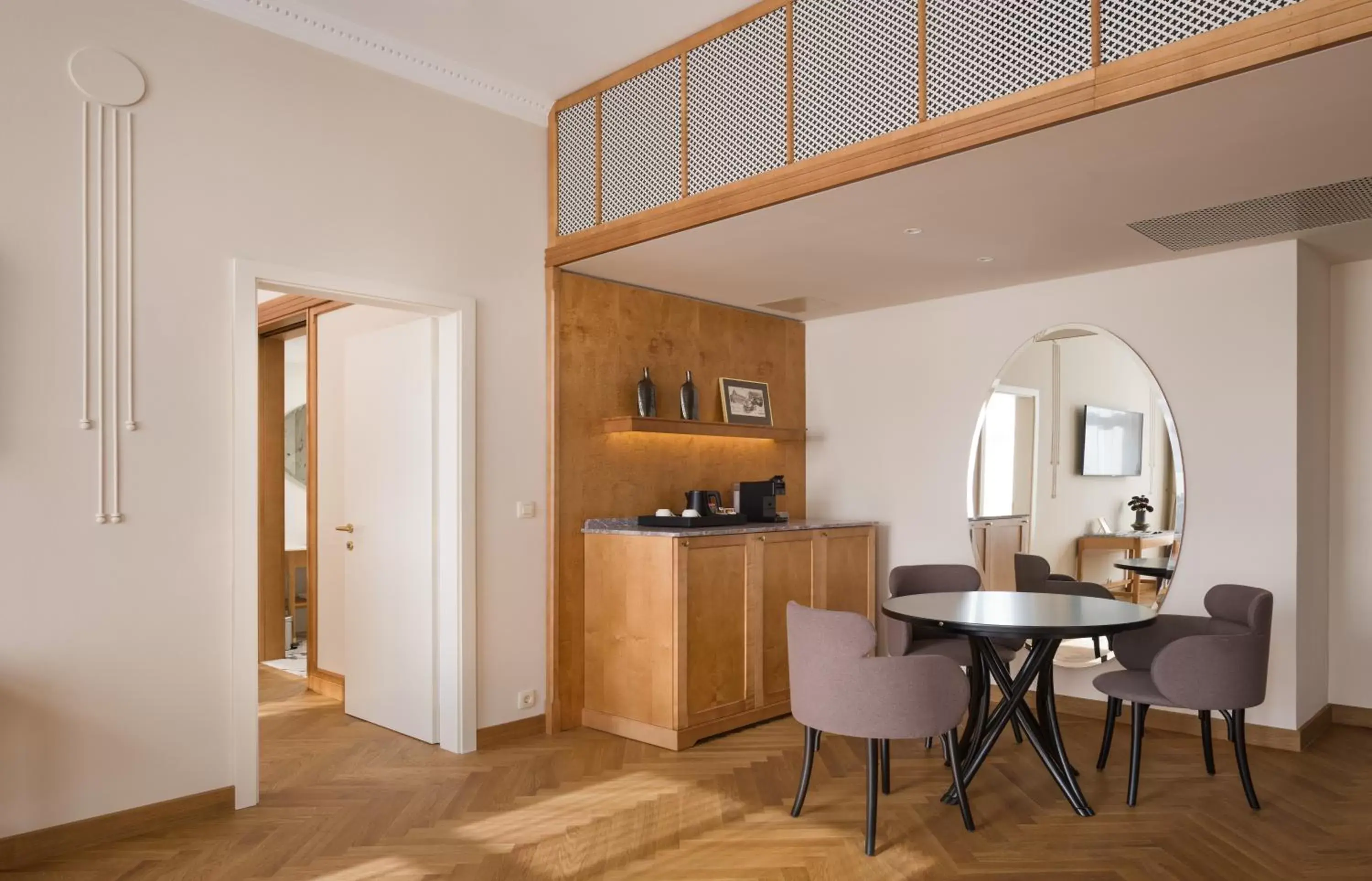 Dining area, Kitchen/Kitchenette in Grand Hotel Union Eurostars