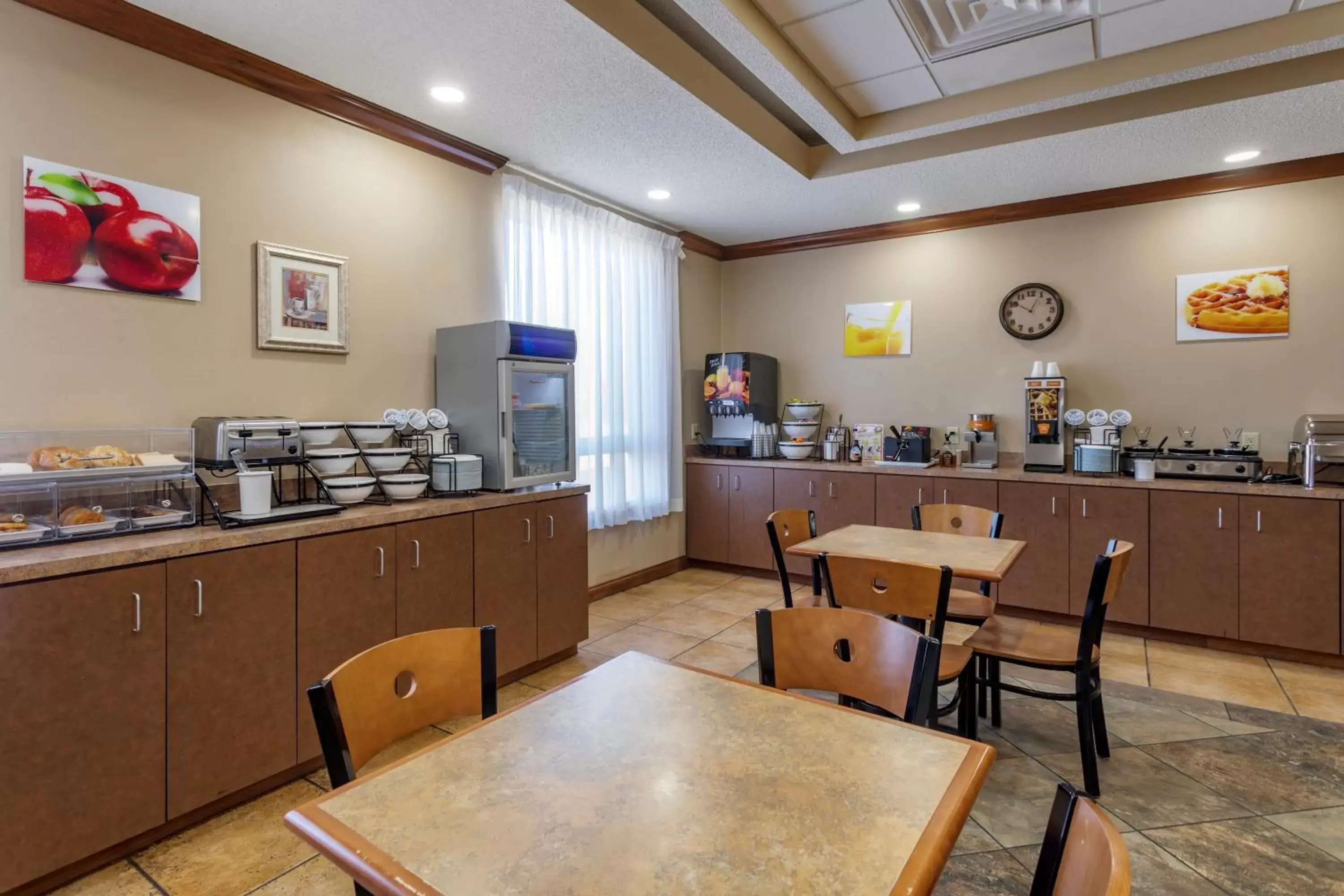 Restaurant/Places to Eat in Quality Inn & Suites