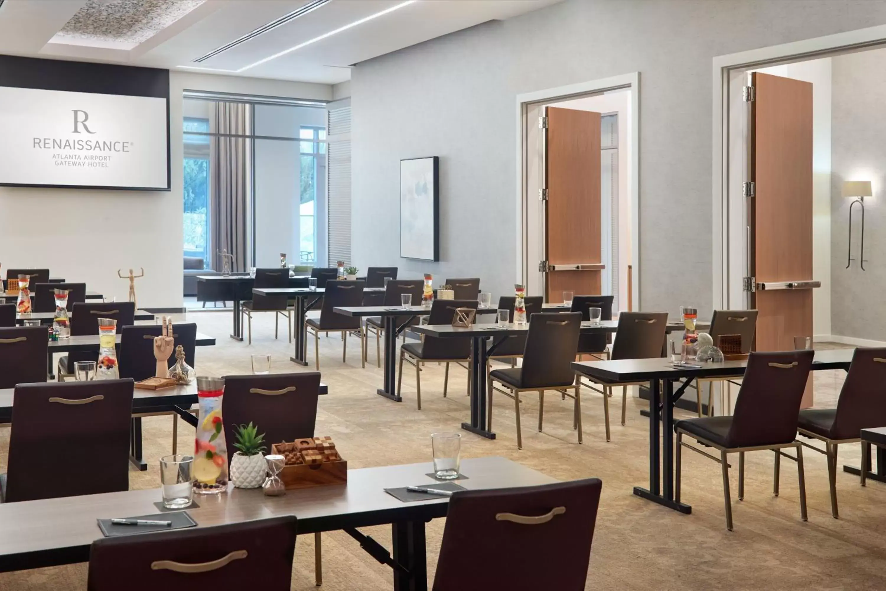 Meeting/conference room, Restaurant/Places to Eat in Renaissance Atlanta Airport Gateway Hotel