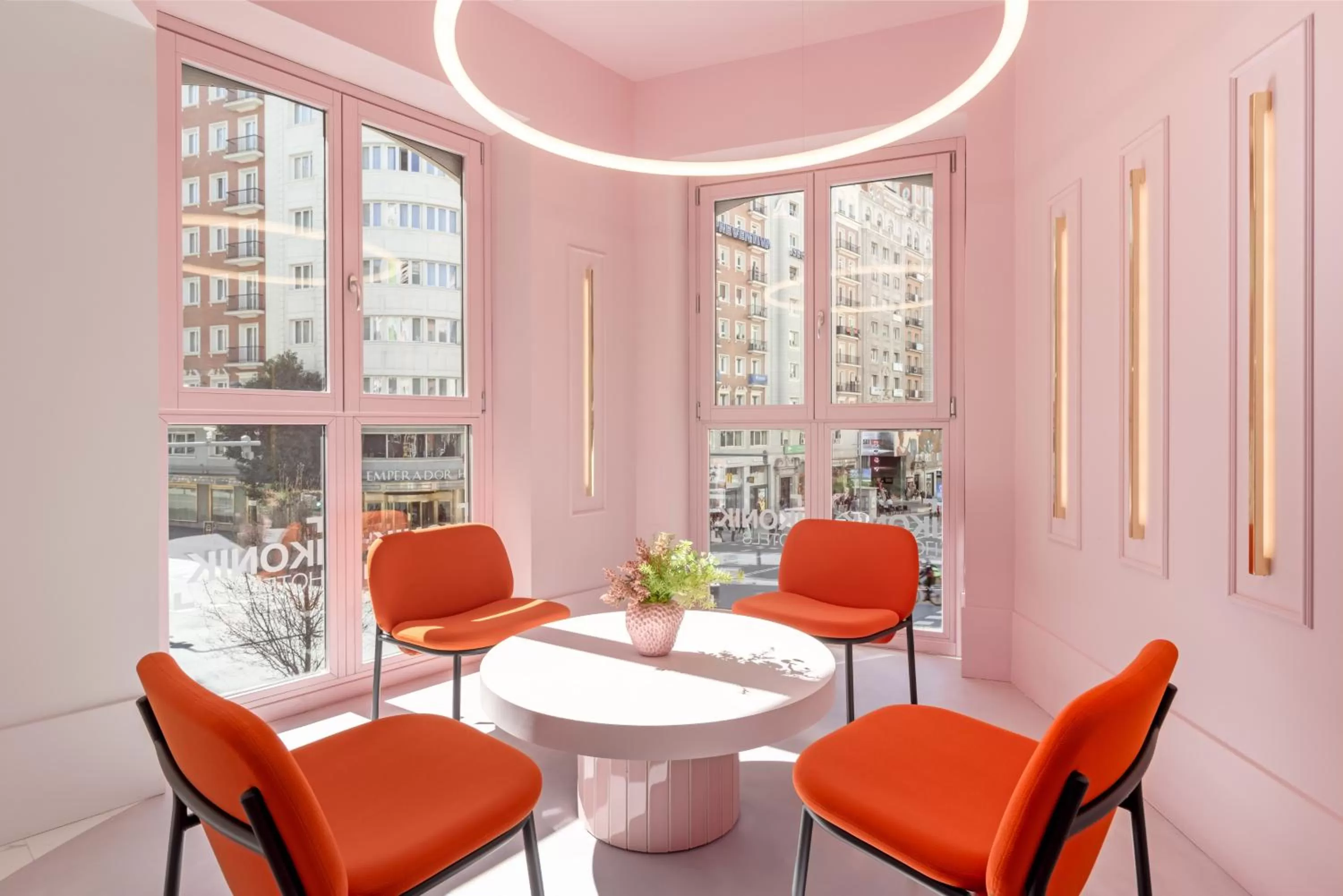 Breakfast in Ikonik Gran Vía