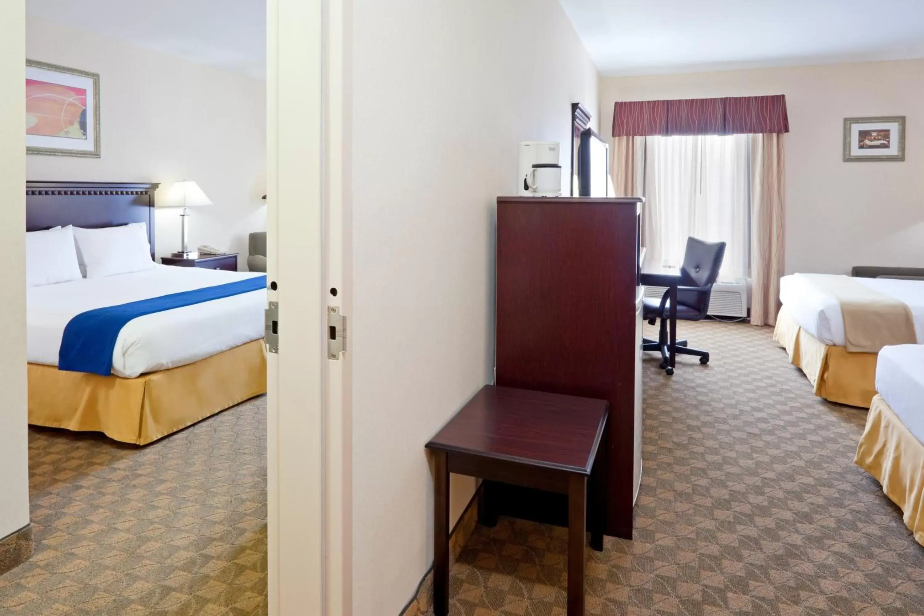 Other, Bed in Holiday Inn Express Carneys Point New Jersey Turnpike Exit 1, an IHG Hotel