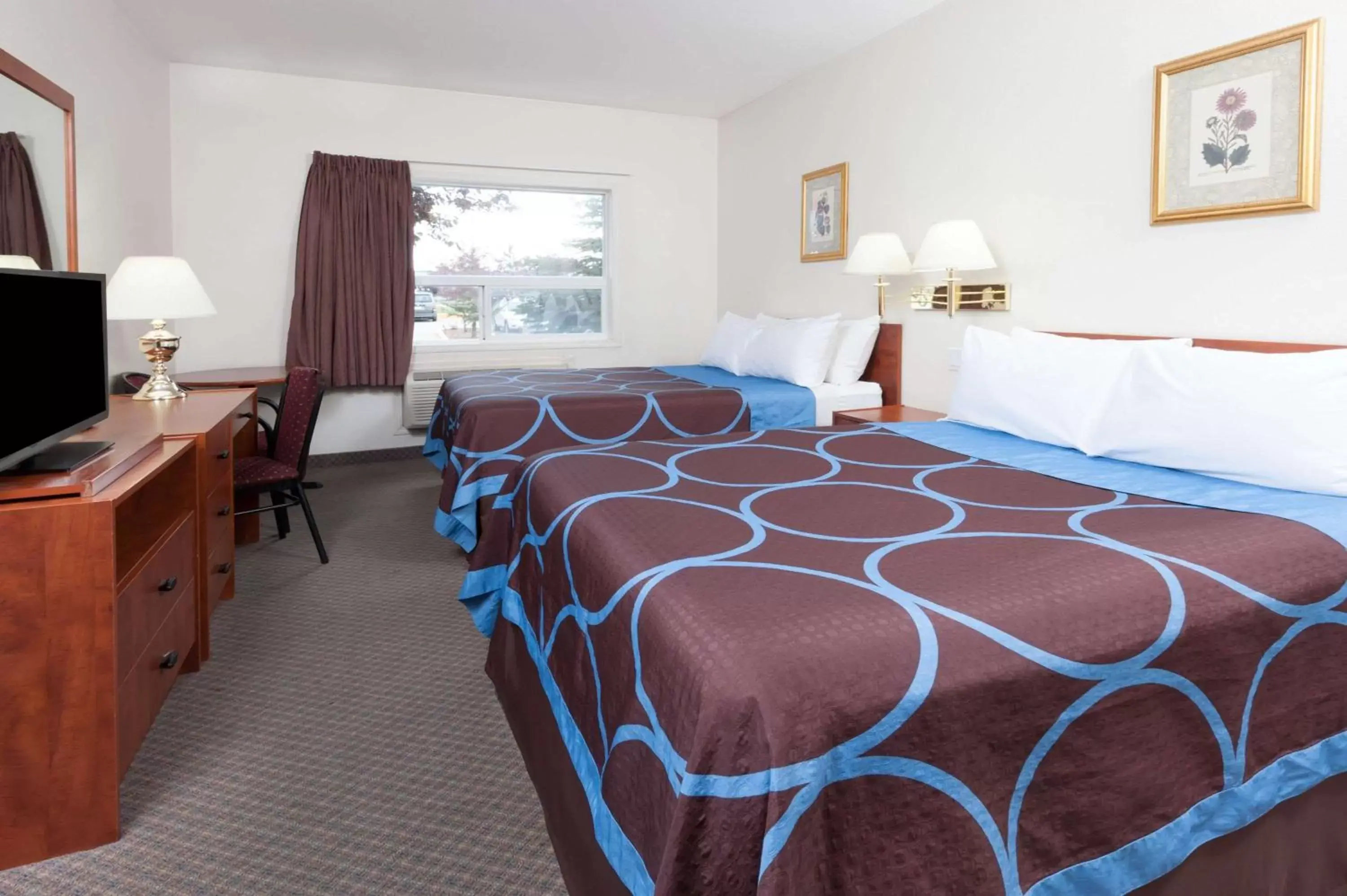 On site, Bed in Super 8 by Wyndham Edmonton/West On site, Bed in Super 8 by Wyndham Edmonton/West