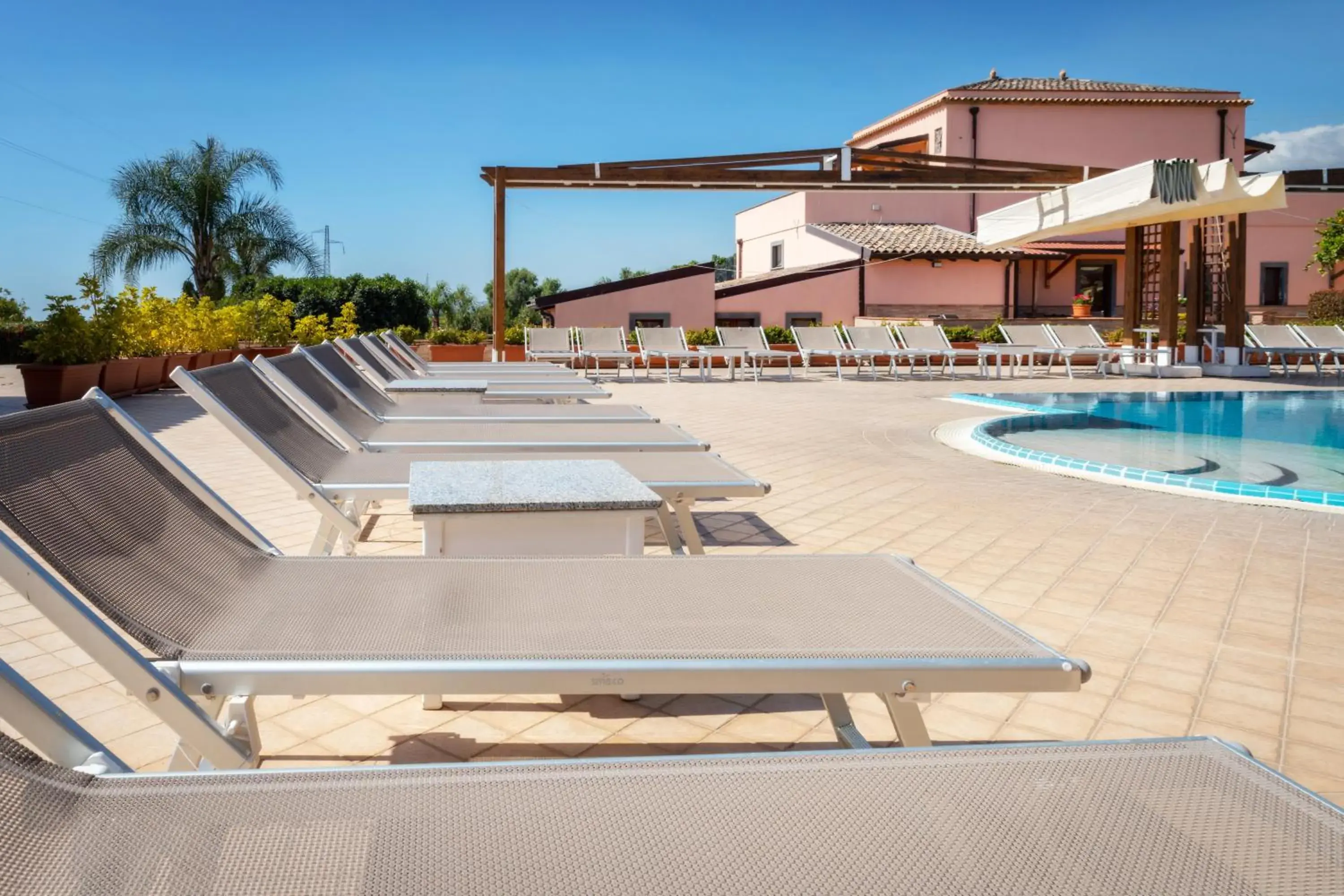 Swimming Pool in La Terra Dei Sogni Country Hotel