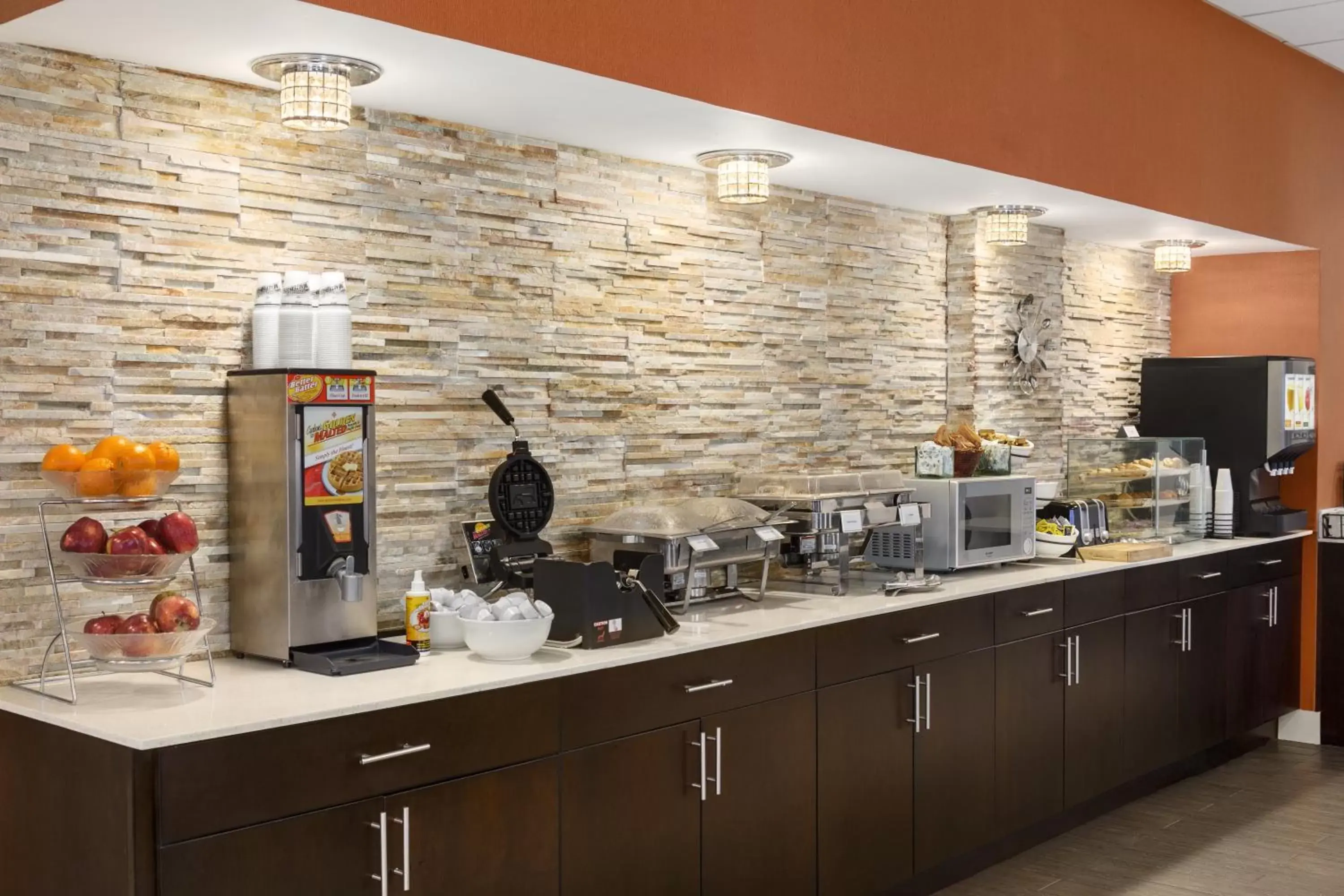 Food, Restaurant/Places to Eat in Country Inn & Suites by Radisson, Nashville Airport, TN