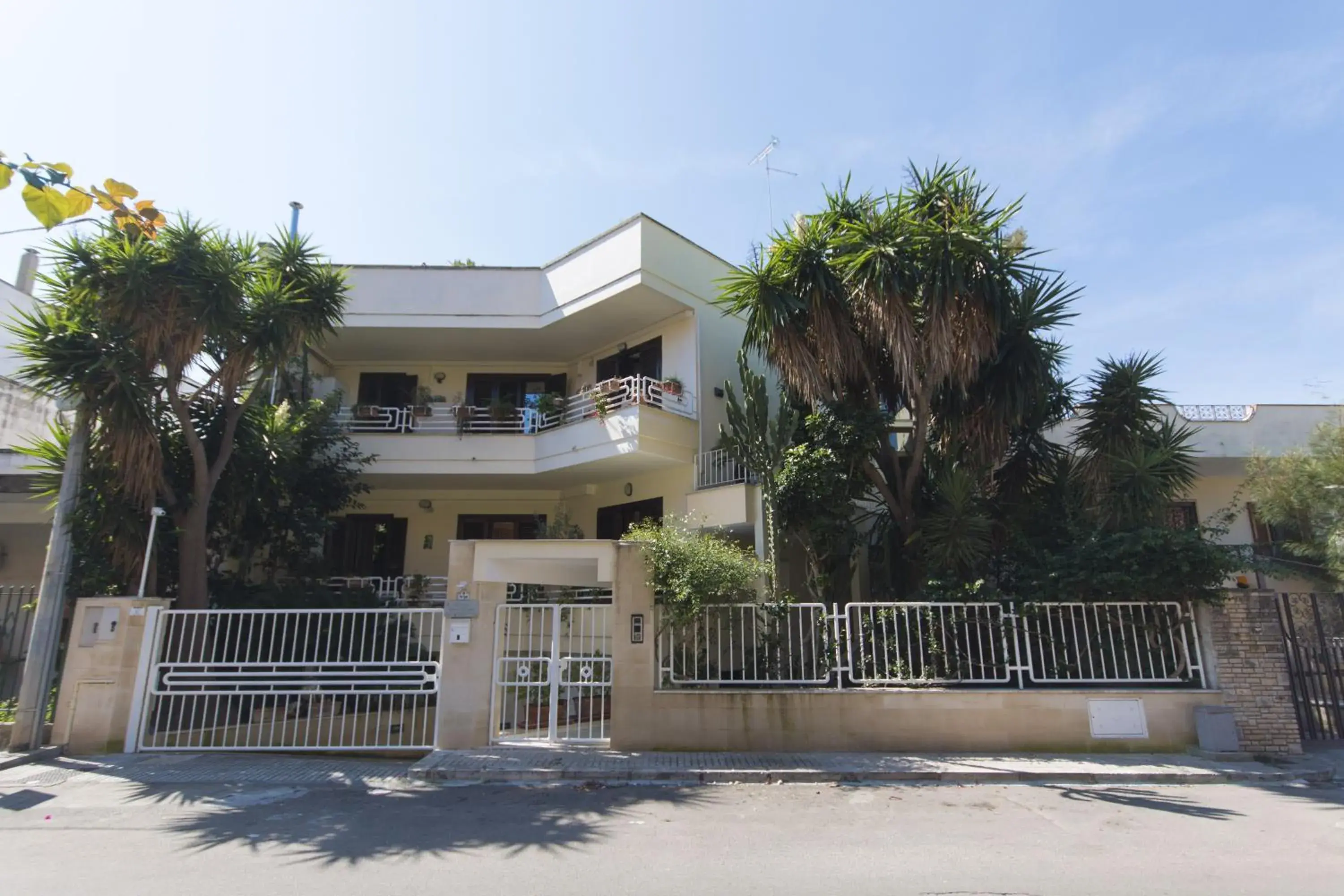 Facade/entrance, Property Building in B&B Luxury