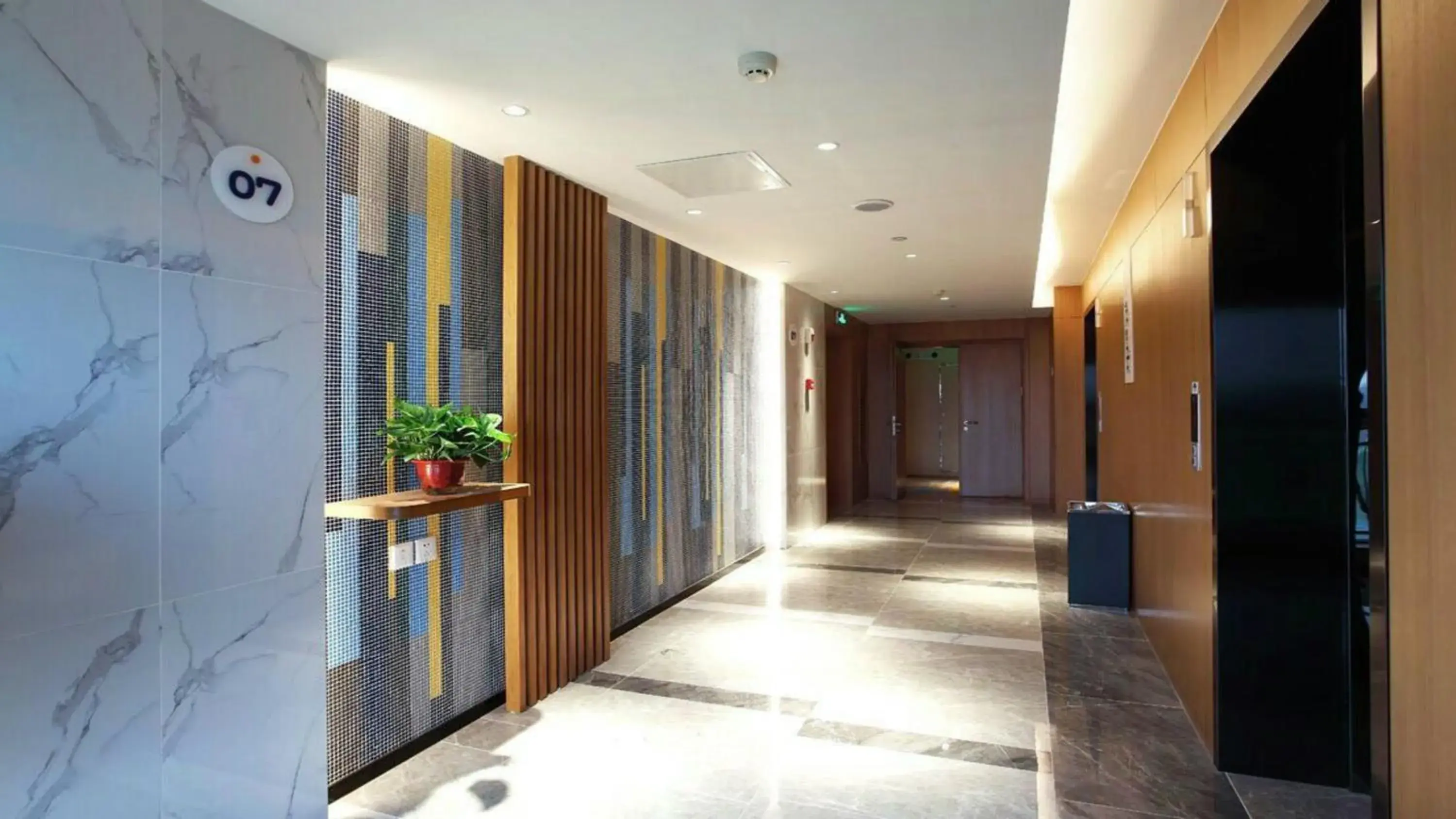 Lobby or reception in Holiday Inn Express Xi'an Qujiang South, an IHG Hotel