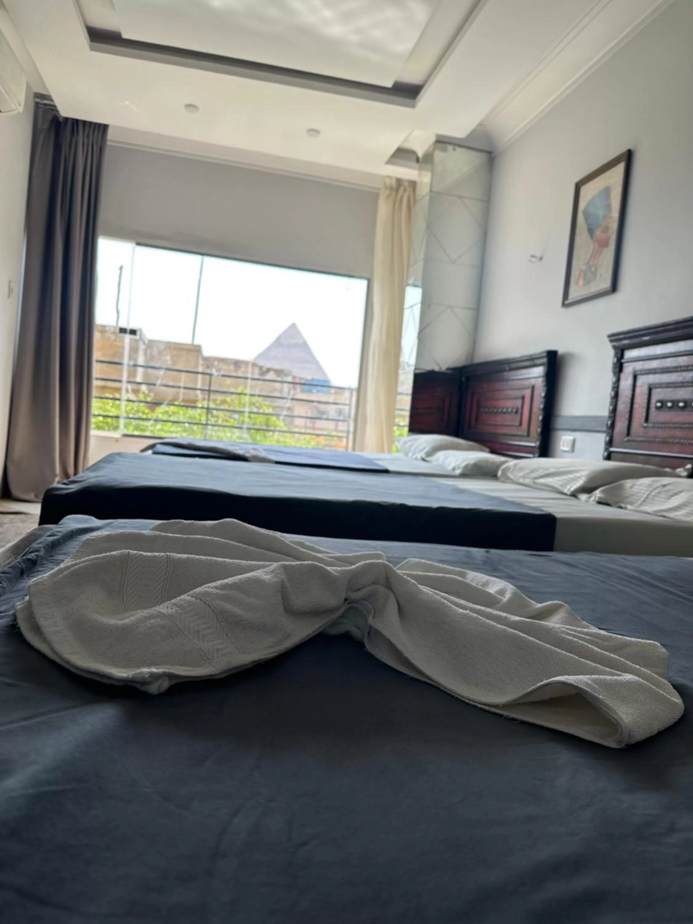 Triple Room with Mountain View in life view pyramids inn