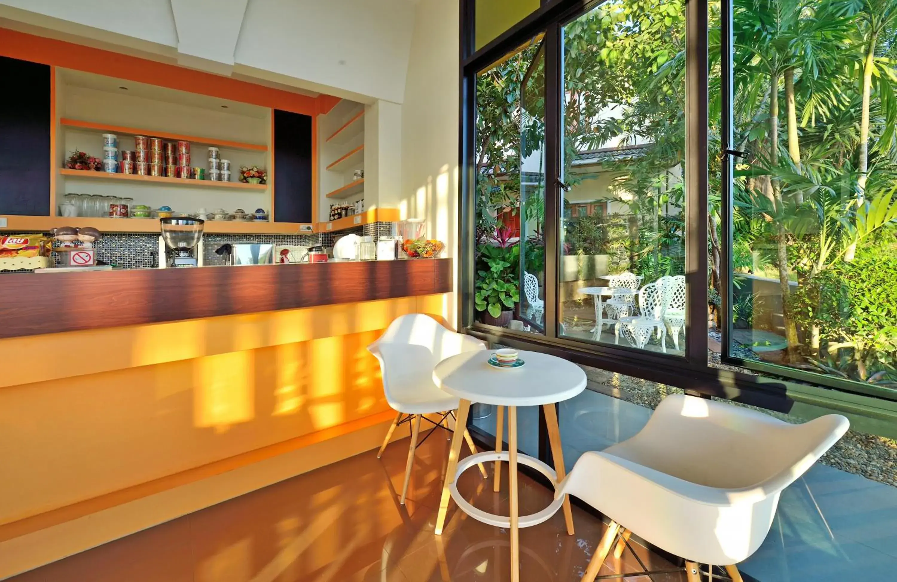 Restaurant/places to eat, Lounge/Bar in Tairada Boutique Hotel