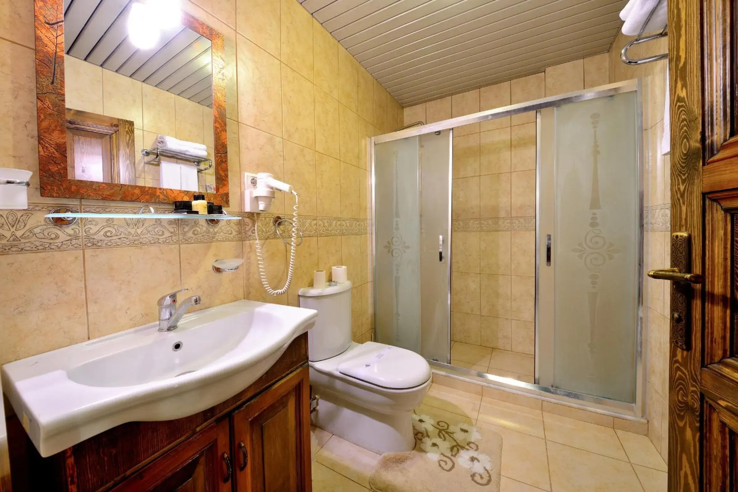 Toilet, Bathroom in Baglar Saray Hotel