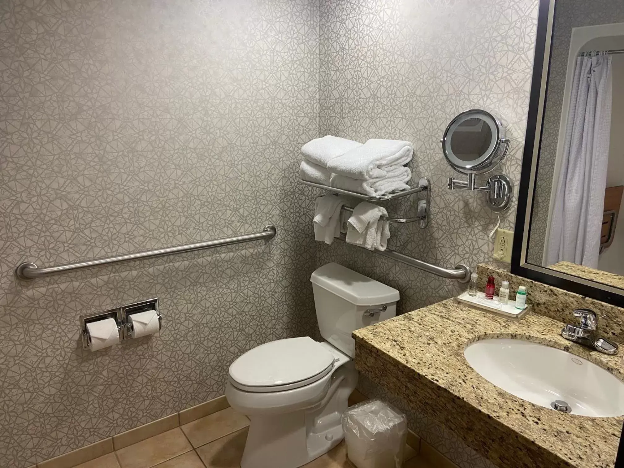 Bathroom in Best Western Premier Bridgewood Hotel Resort