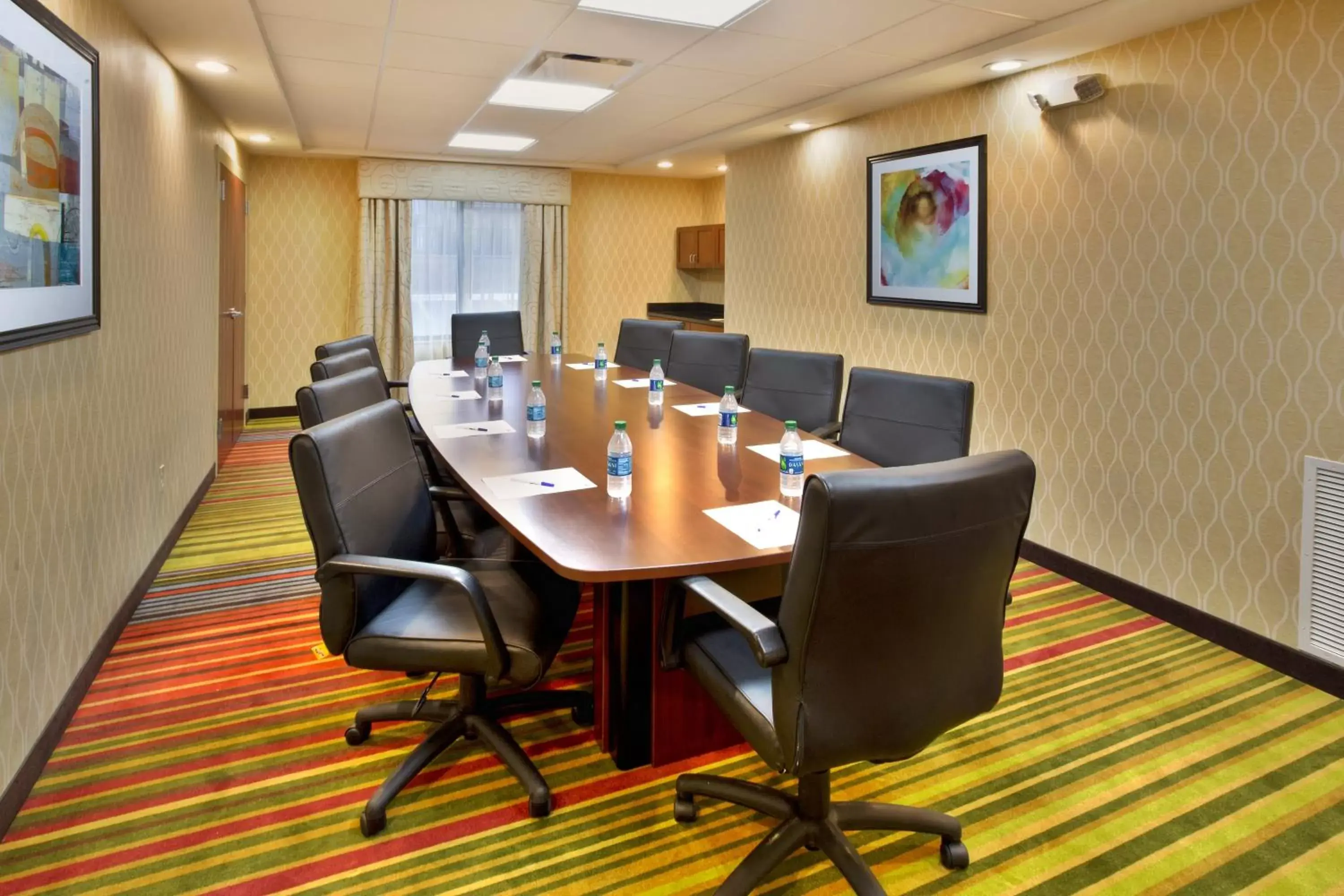 Meeting/conference room in Holiday Inn Express Frankenmuth, an IHG Hotel