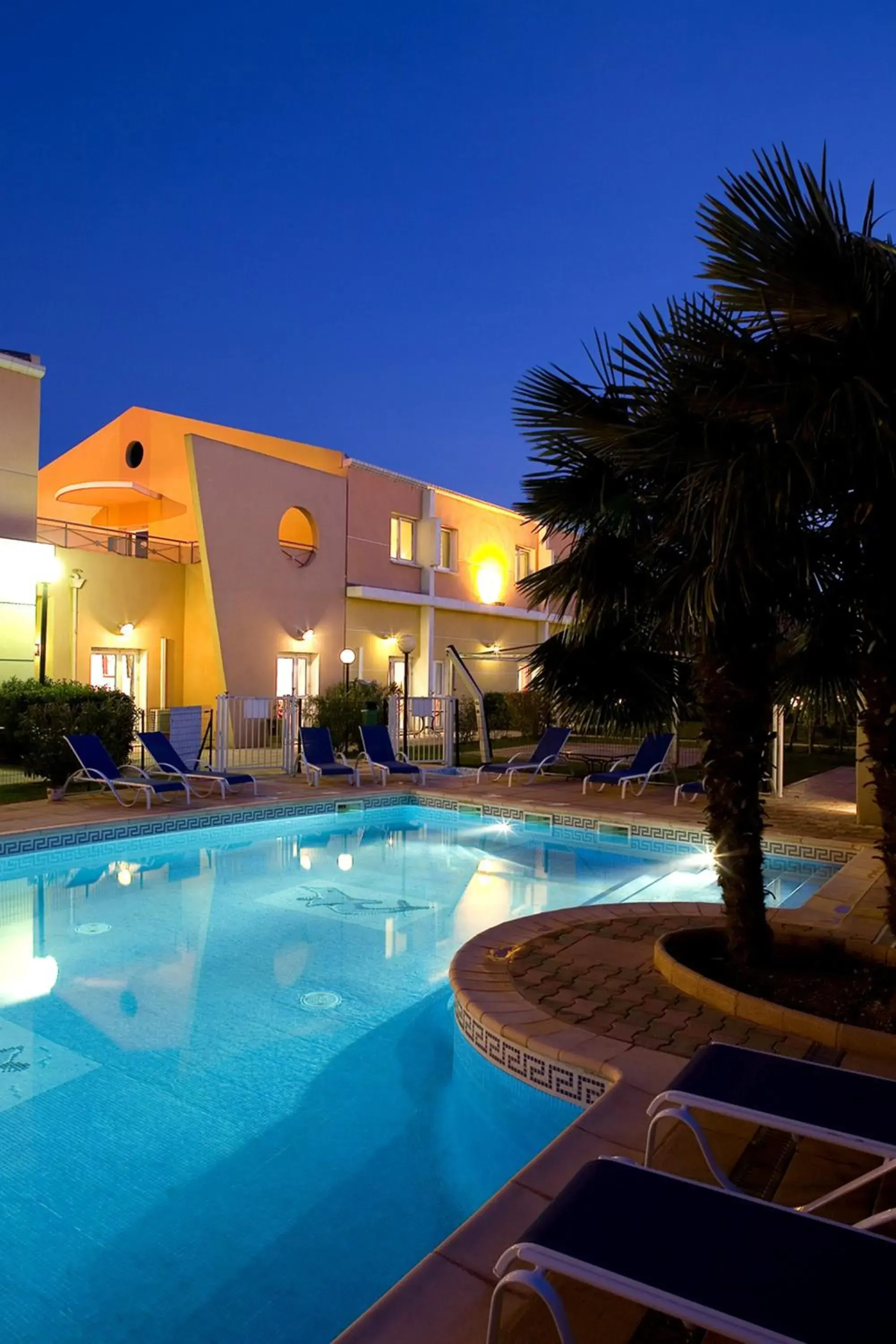 Night, Swimming Pool in Hôtel Ariane