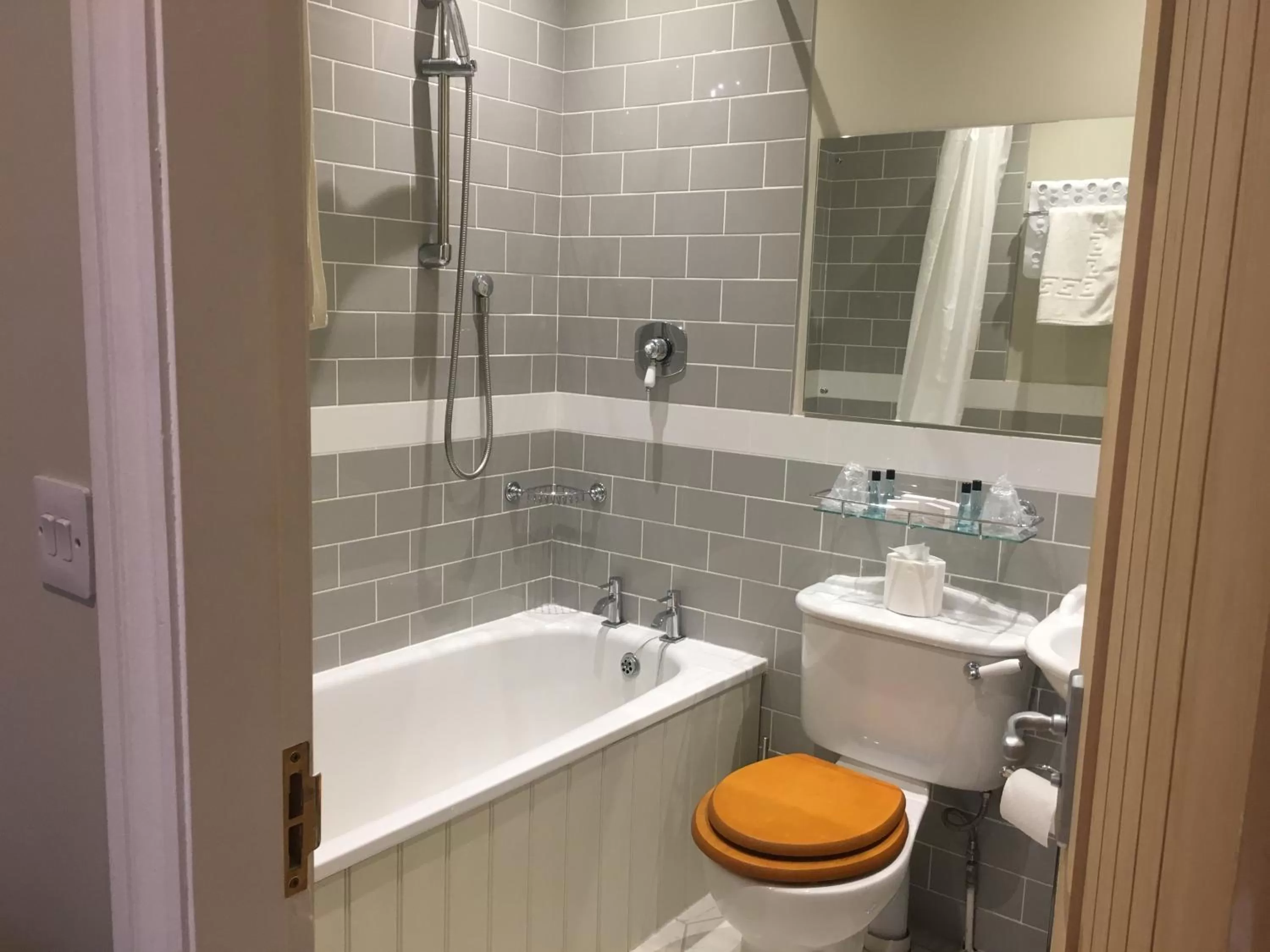 Toilet in The Galleon Inn