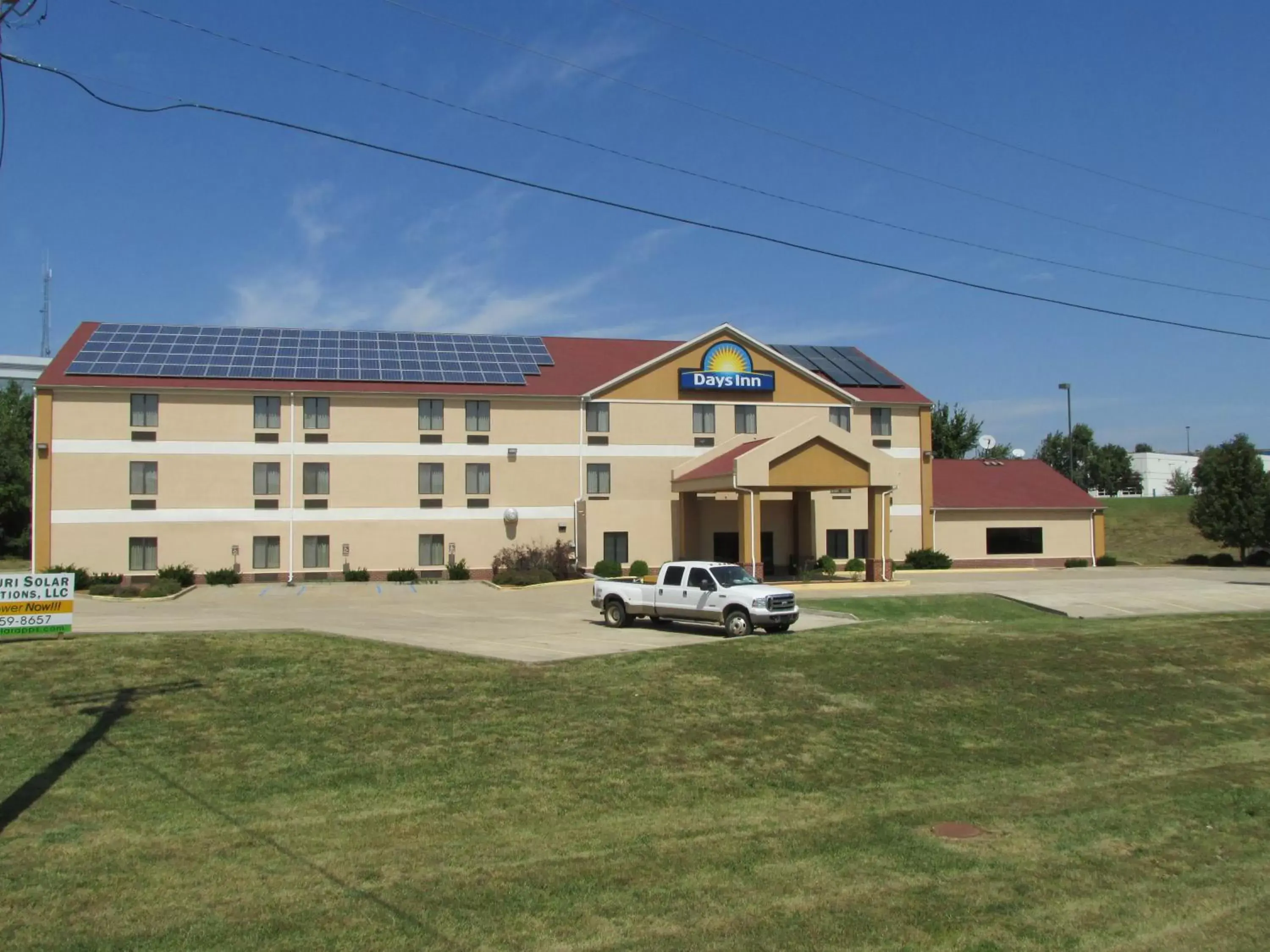 Facade/entrance, Property Building in Days Inn by Wyndham Jefferson City