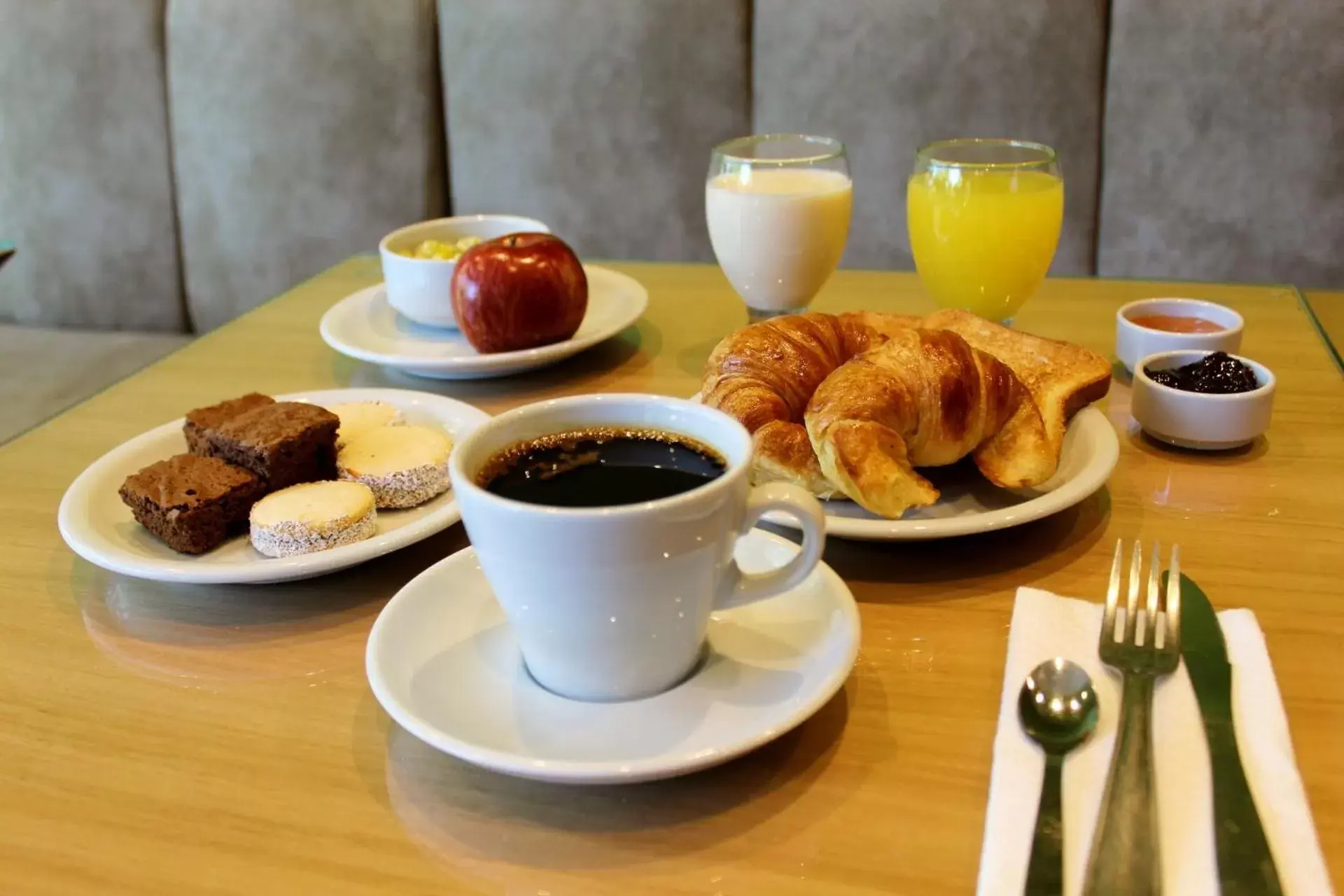 Buffet breakfast, Breakfast in Soltigua Apart Hotel Mendoza