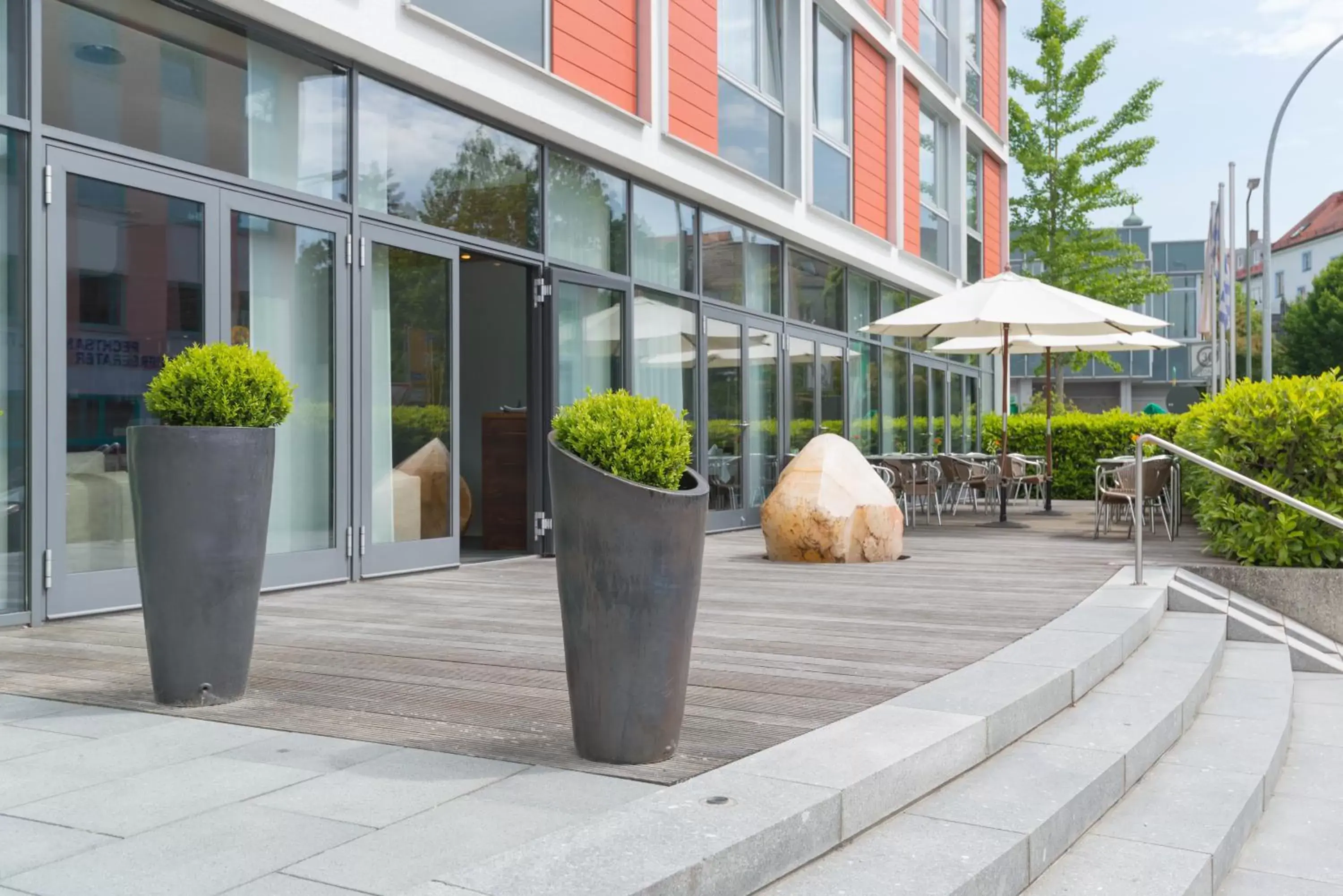 Facade/entrance in ACHAT Hotel Corbin München Airport