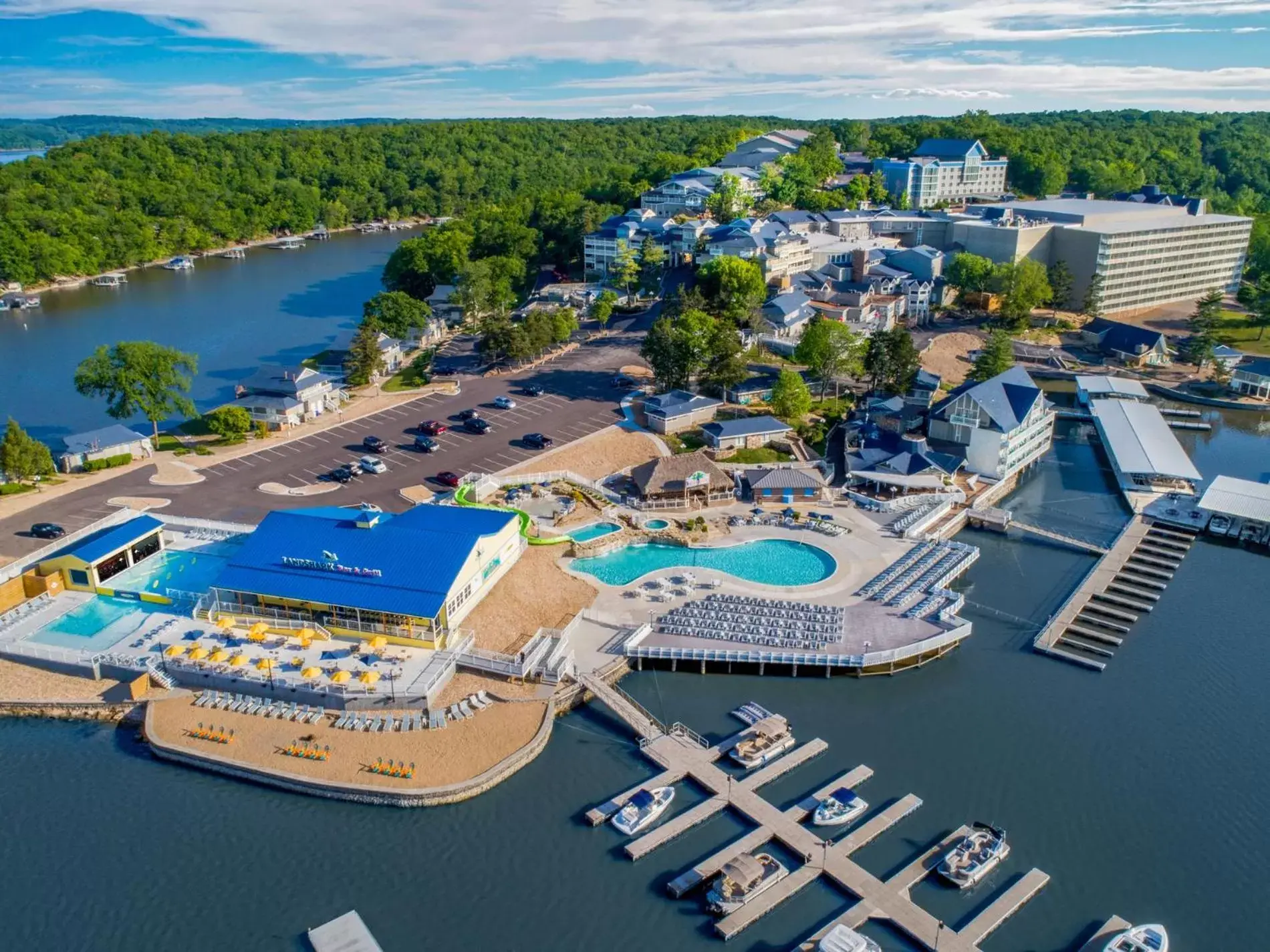 Swimming pool, Bird's-eye View in Margaritaville Lake Resort Lake of the Ozarks