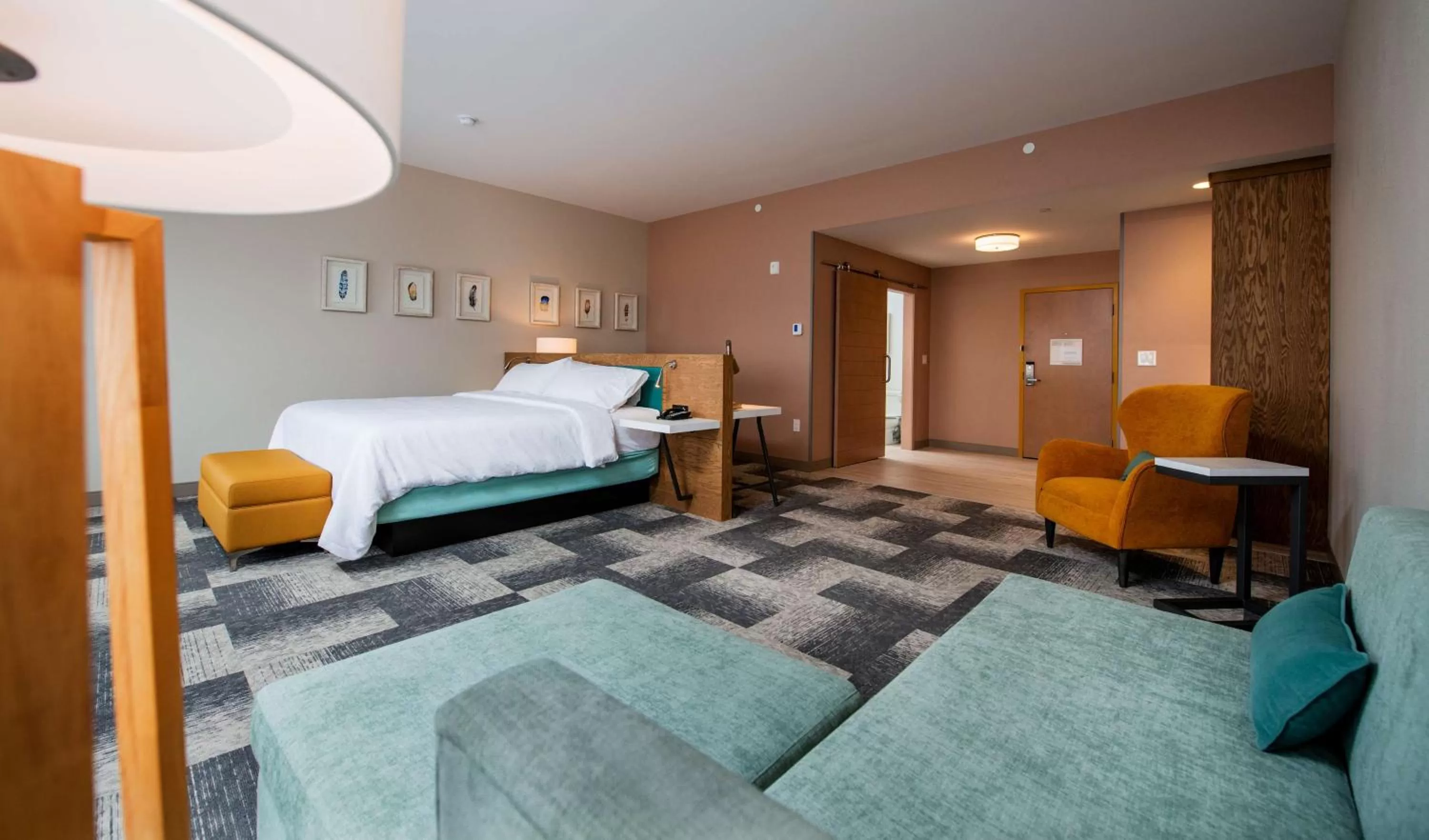 Living room, Bed in Hilton Garden Inn Moncton Downtown, Nb