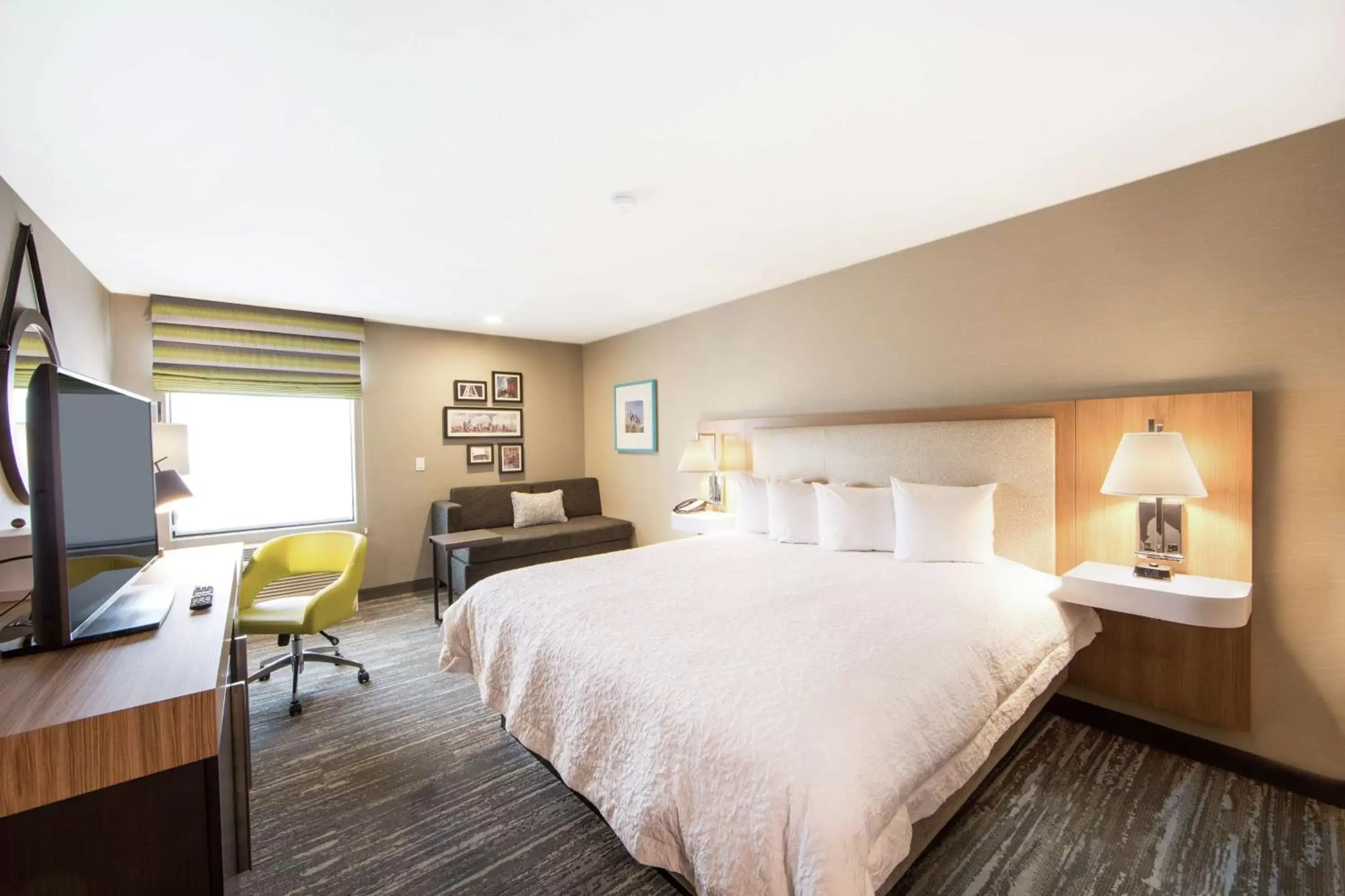 Bedroom, Bed in Hampton Inn & Suites Seattle-Downtown