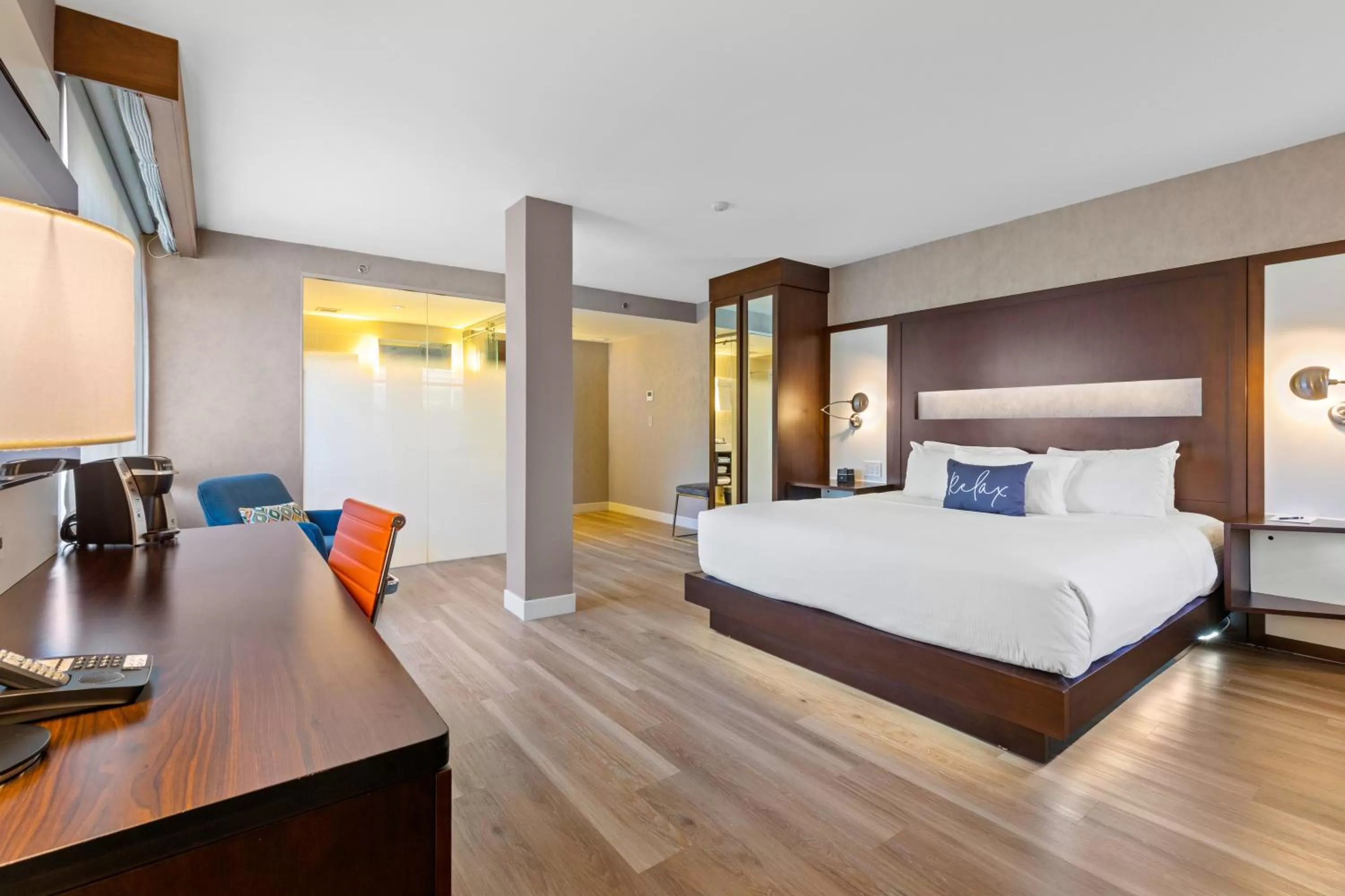 Bed in The J House Greenwich Hotel