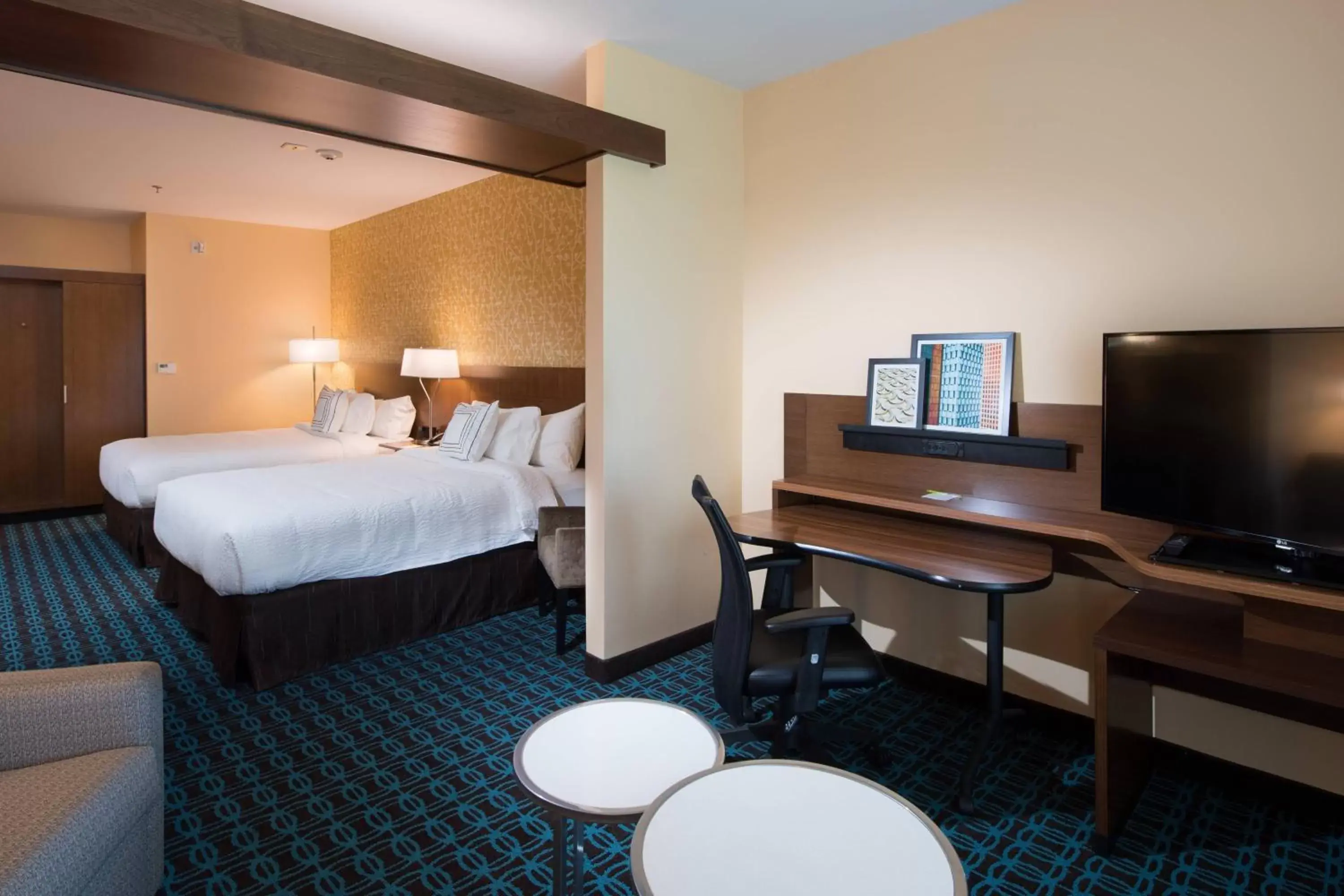 Photo of the whole room, Bed in Fairfield Inn & Suites by Marriott Houma Southeast