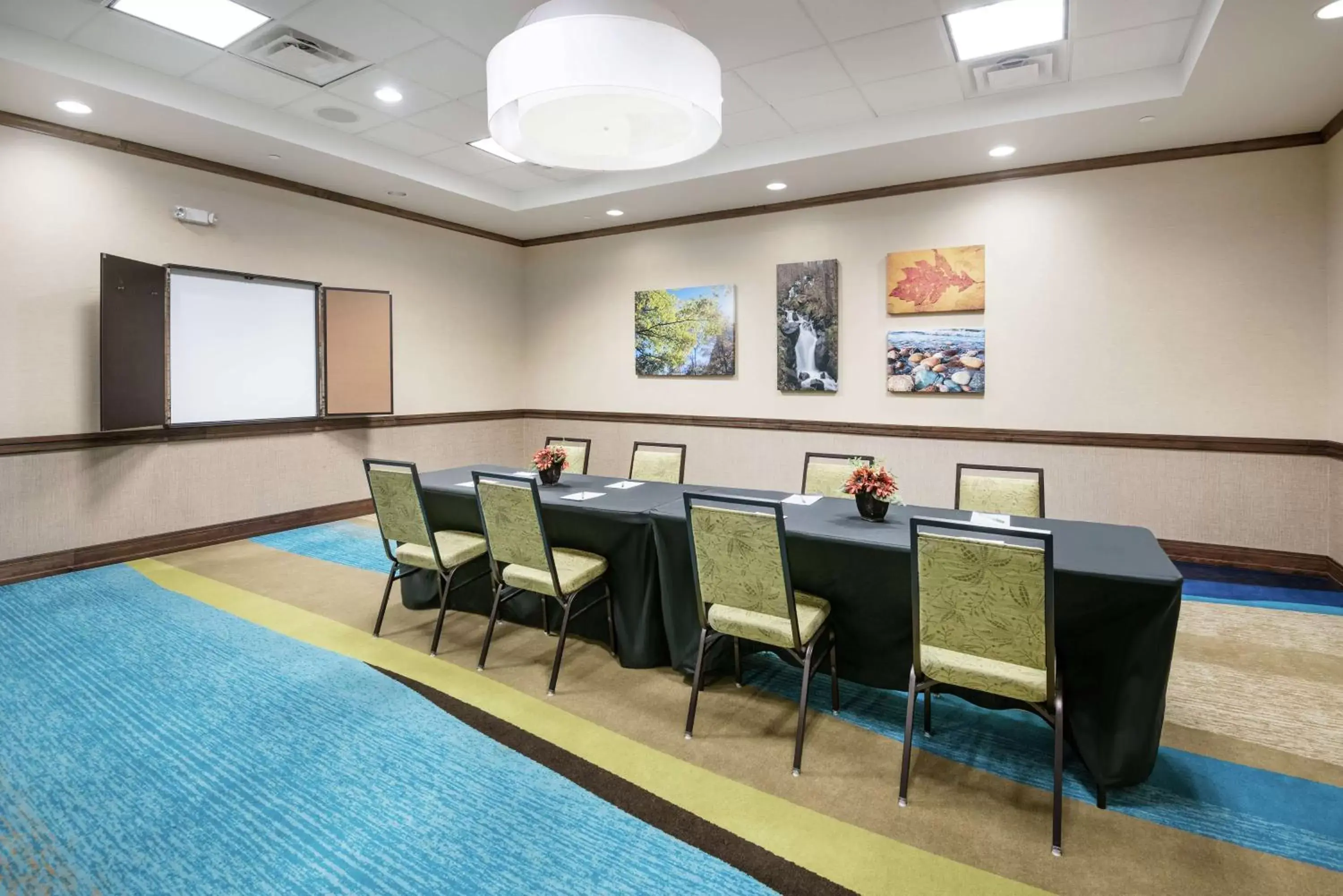 Meeting/conference room in Hilton Garden Inn San Antonio/Rim Pass Drive