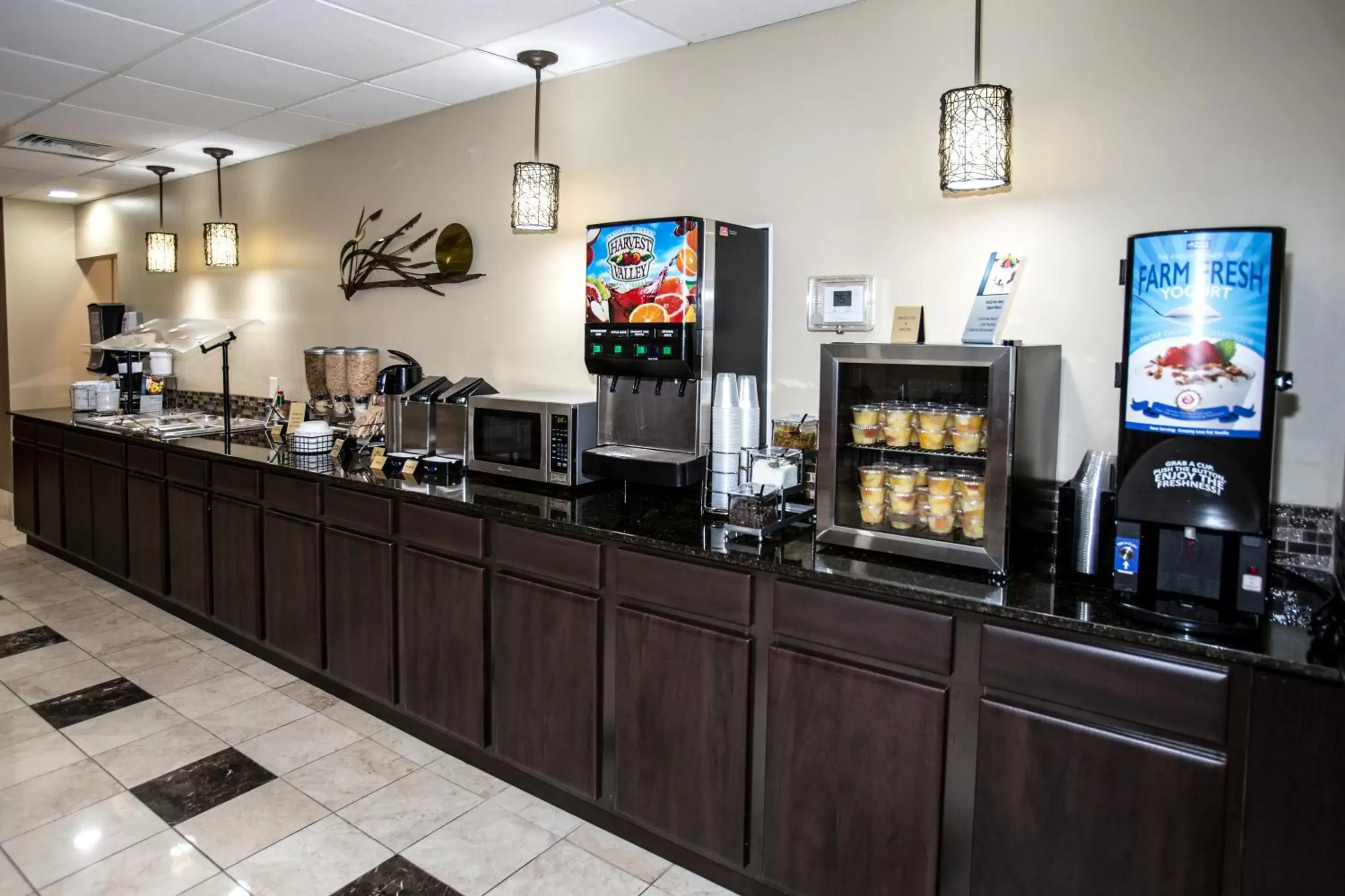 Continental breakfast in Best Western Plus Ambassador Suites